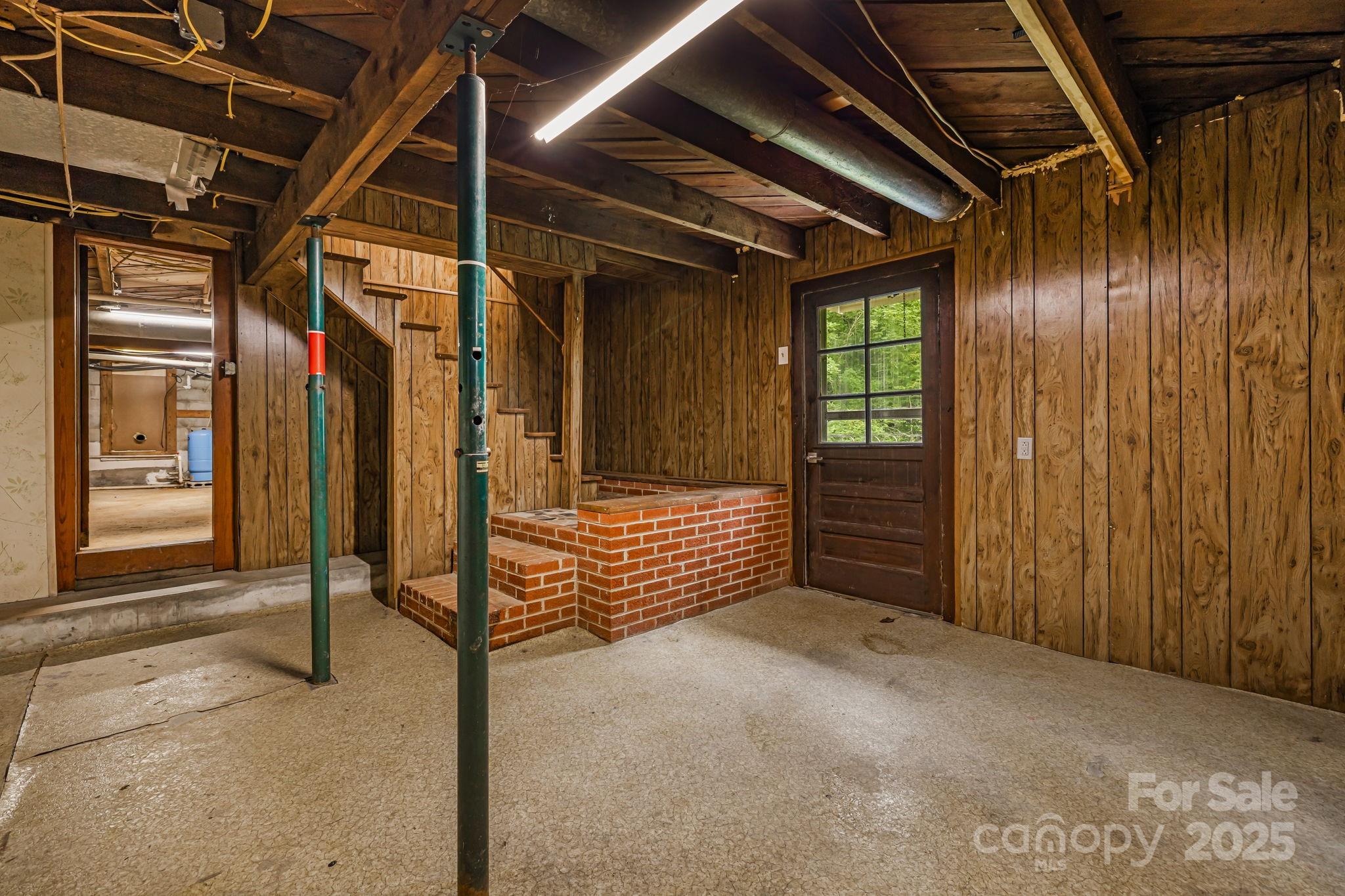 8171 Sugar Hill Road — Marion