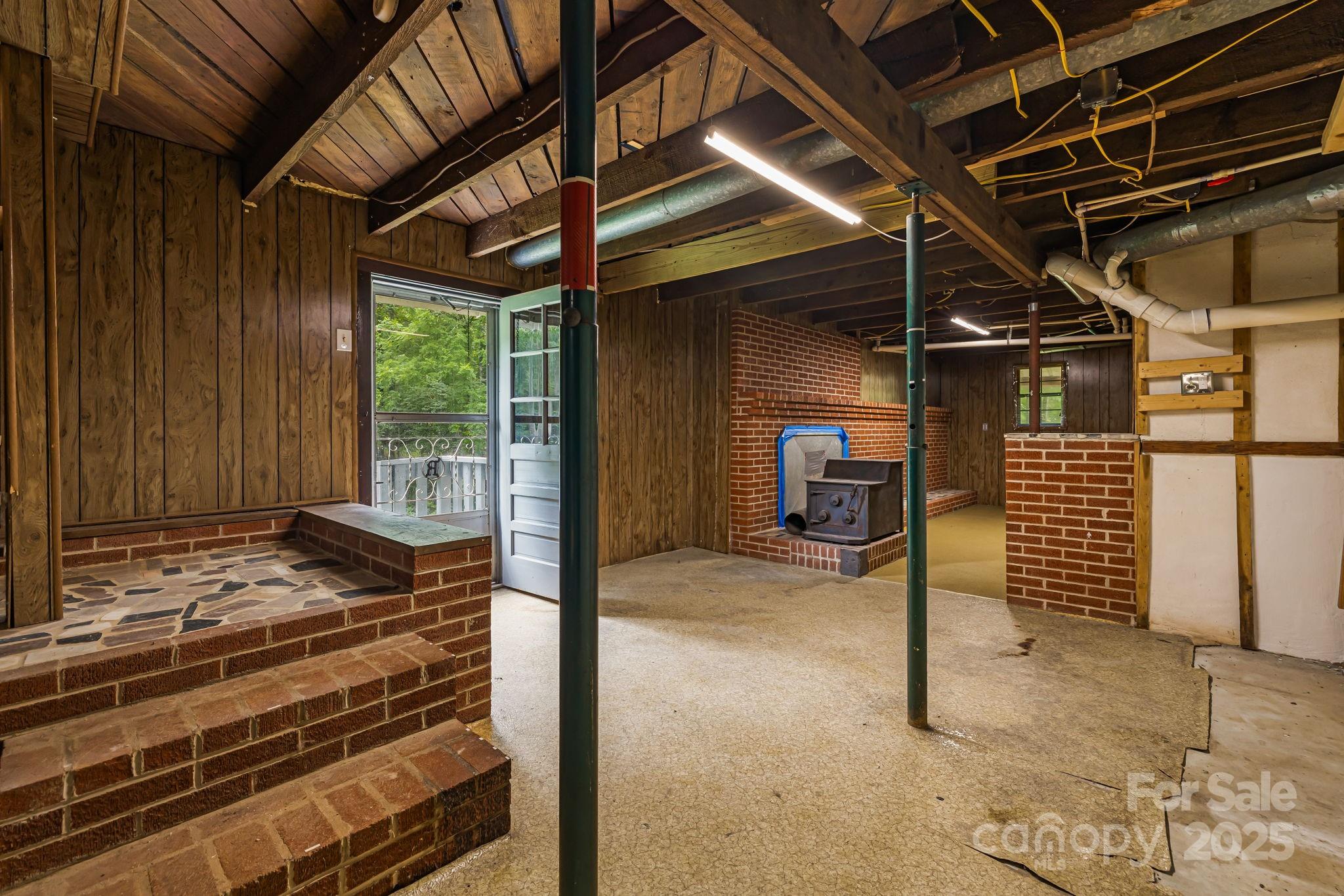 8171 Sugar Hill Road — Marion
