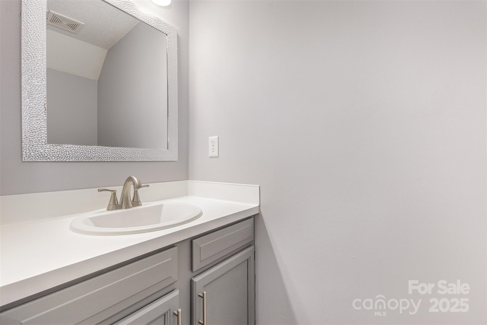 6319 Windsor Gate Lane — Charlotte