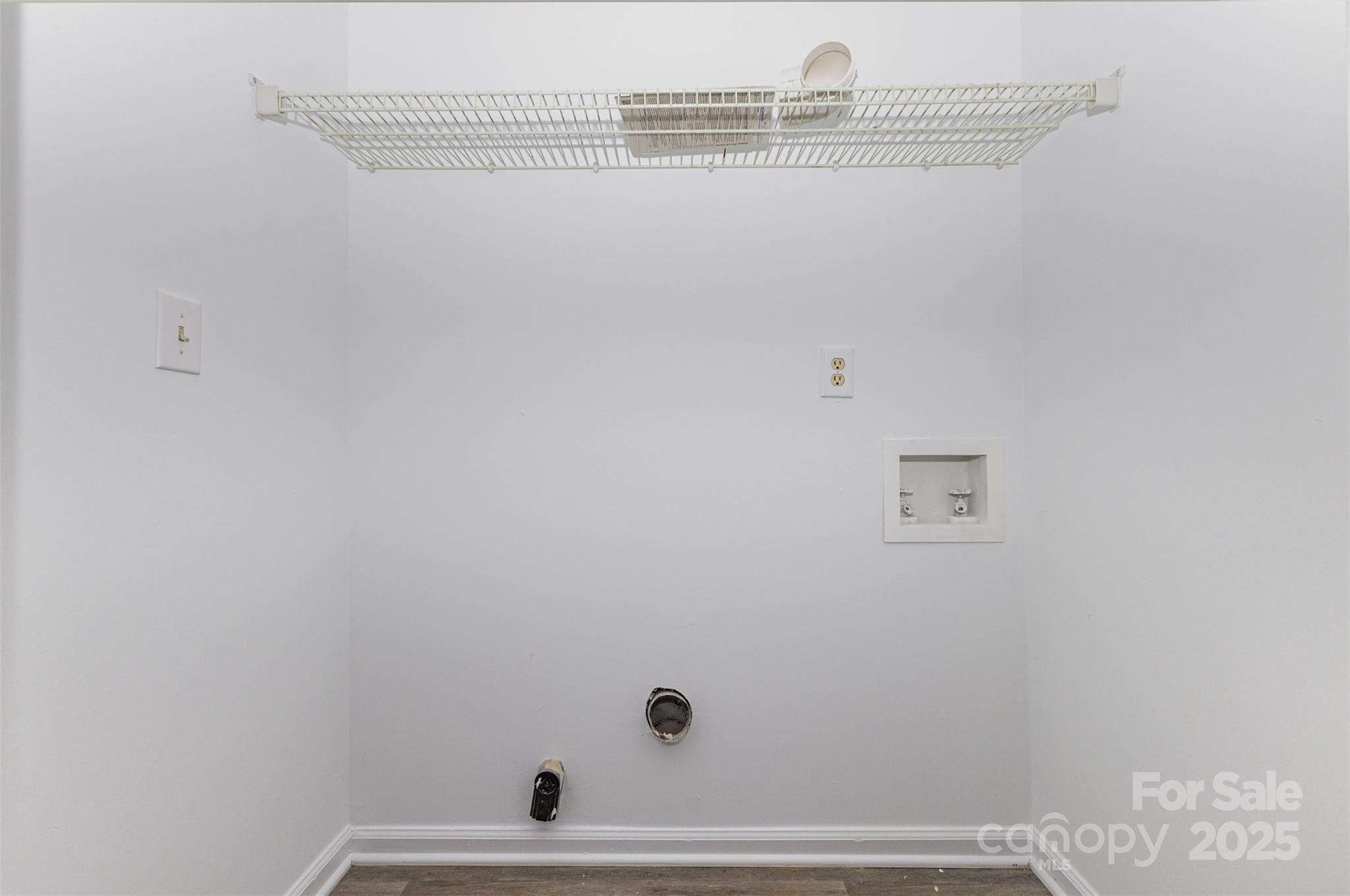 6319 Windsor Gate Lane — Charlotte