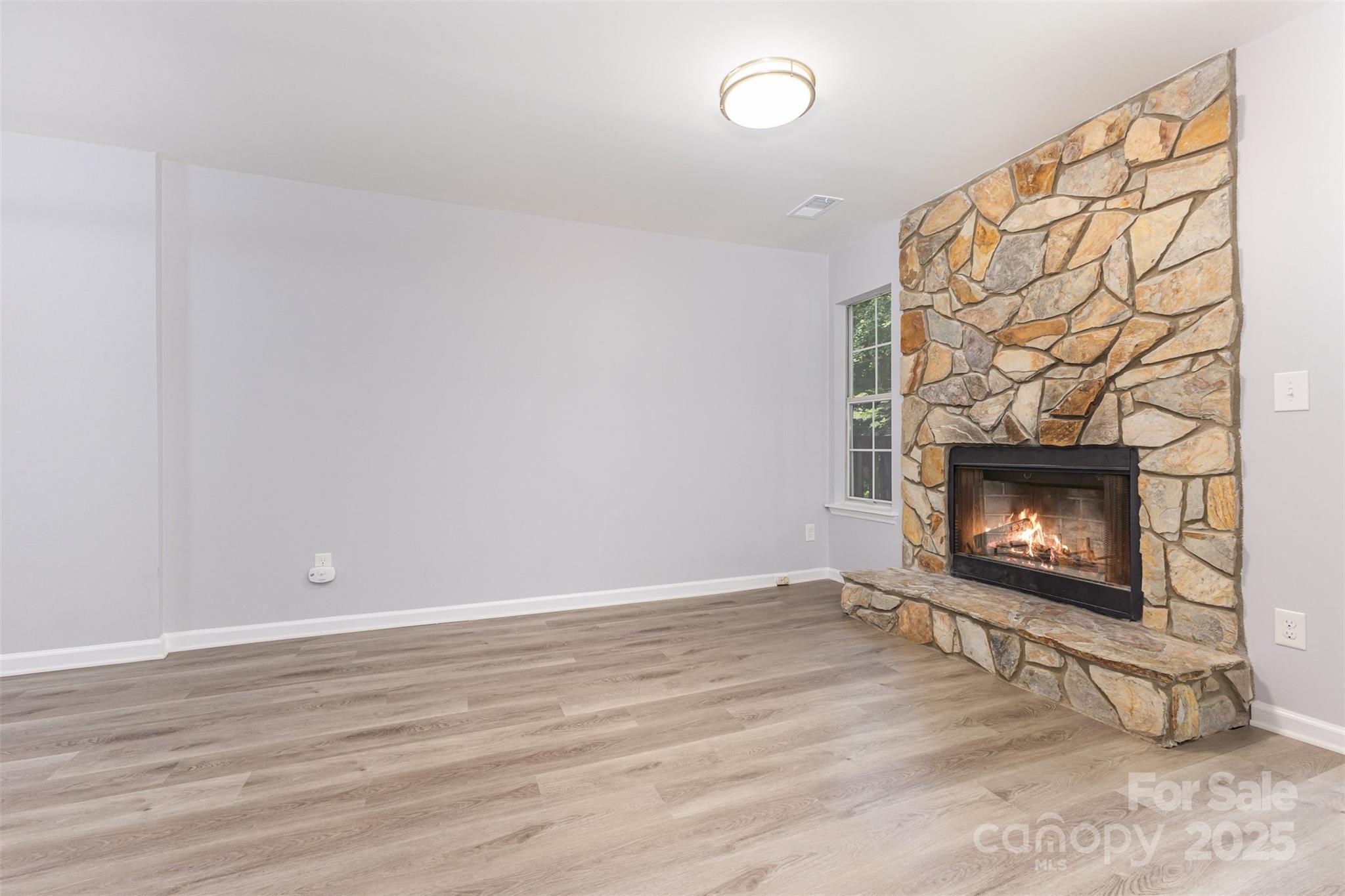 6319 Windsor Gate Lane — Charlotte