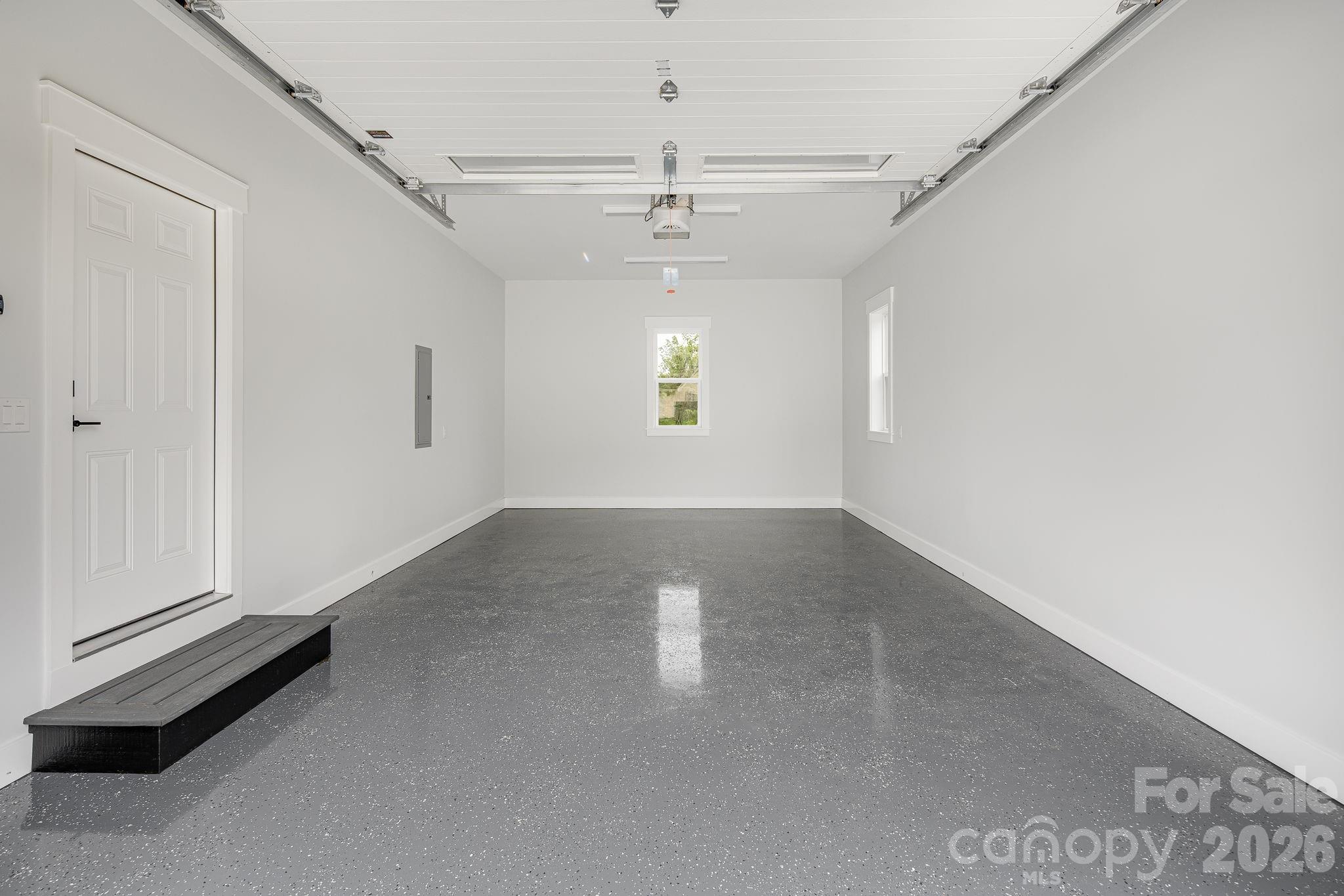 38 Red Laurel Court — Hendersonville