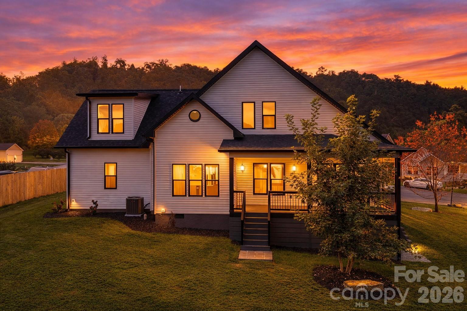 38 Red Laurel Court — Hendersonville