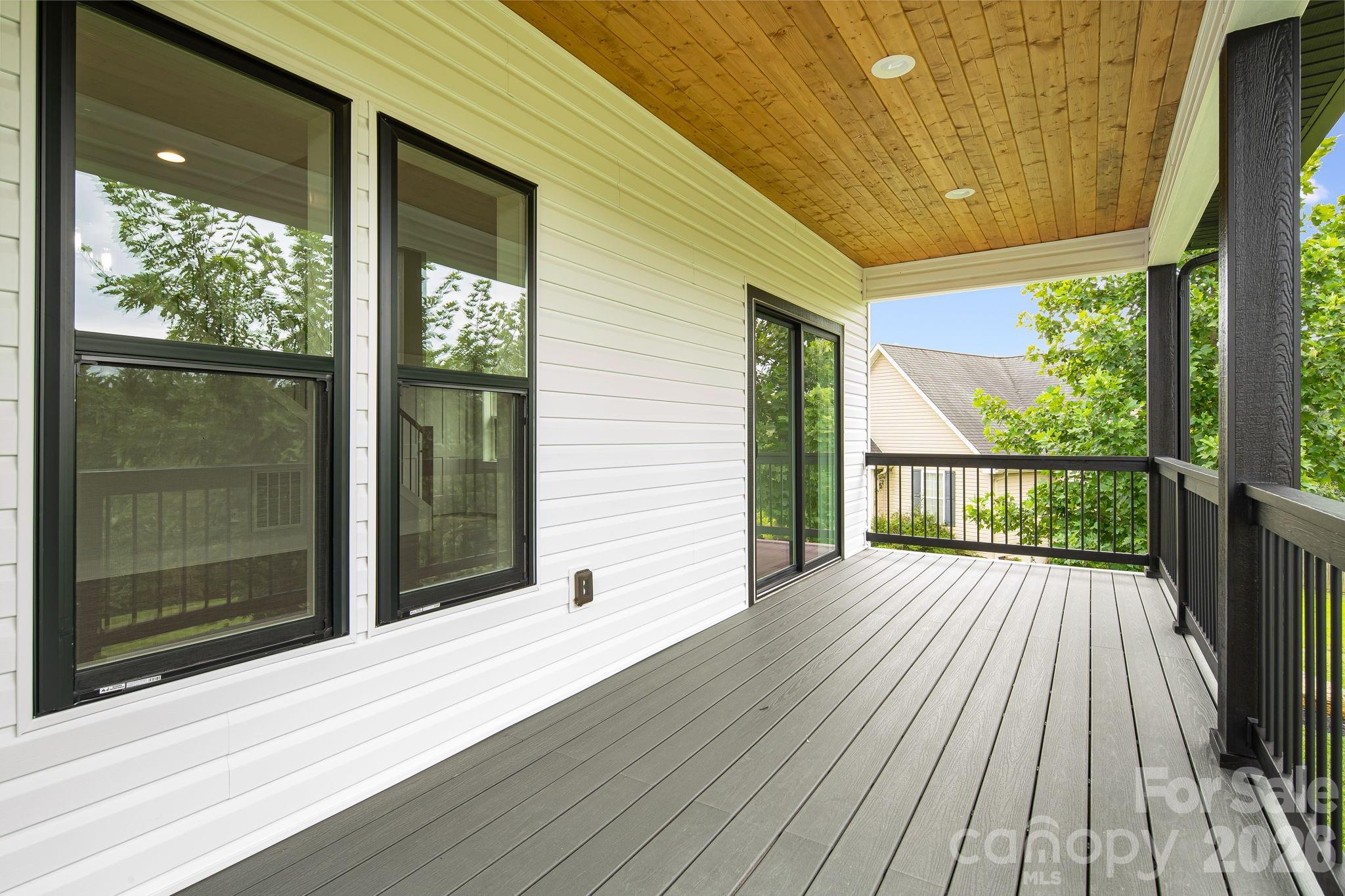 38 Red Laurel Court — Hendersonville