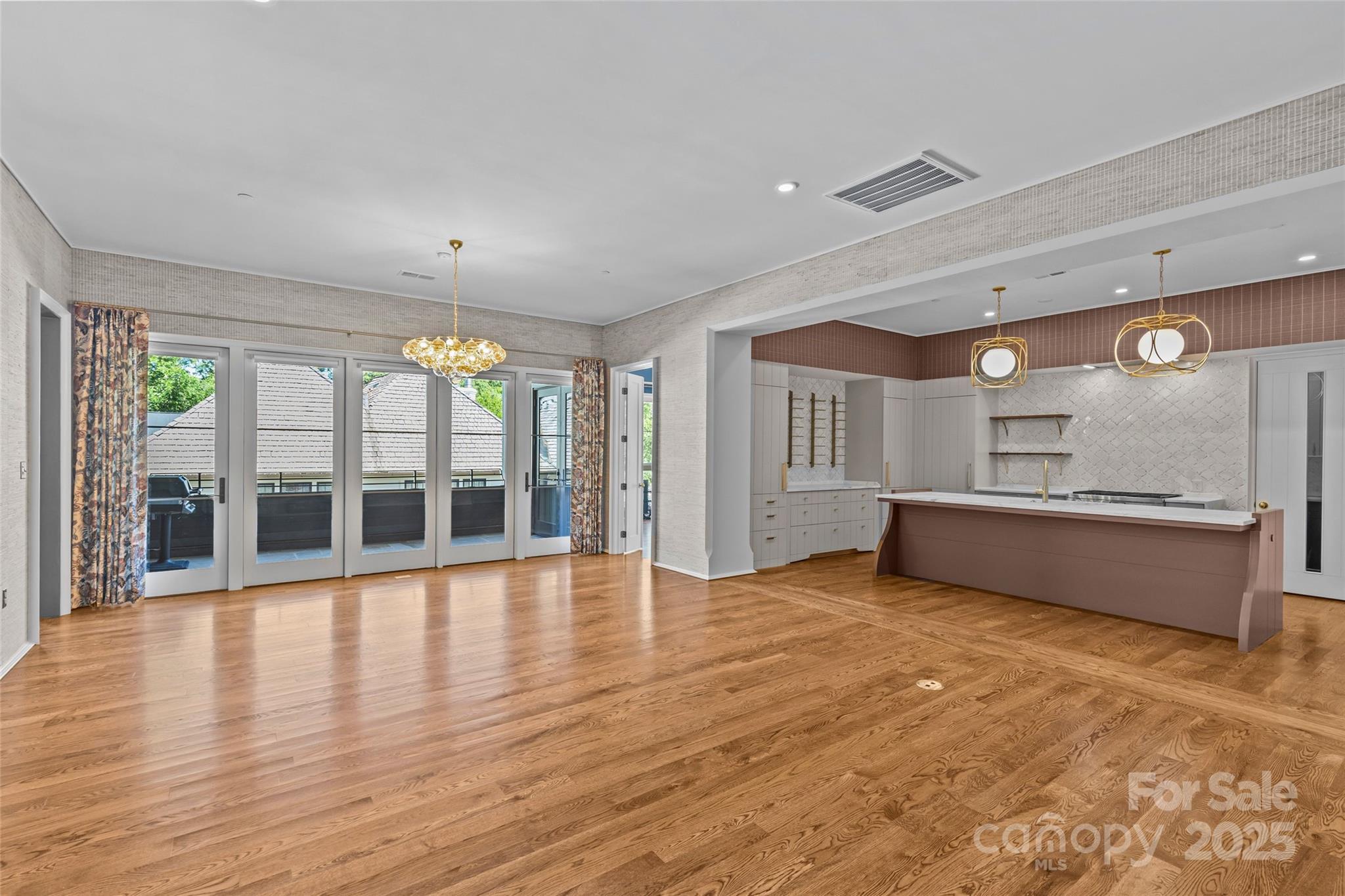 1172 Queens Road — Charlotte