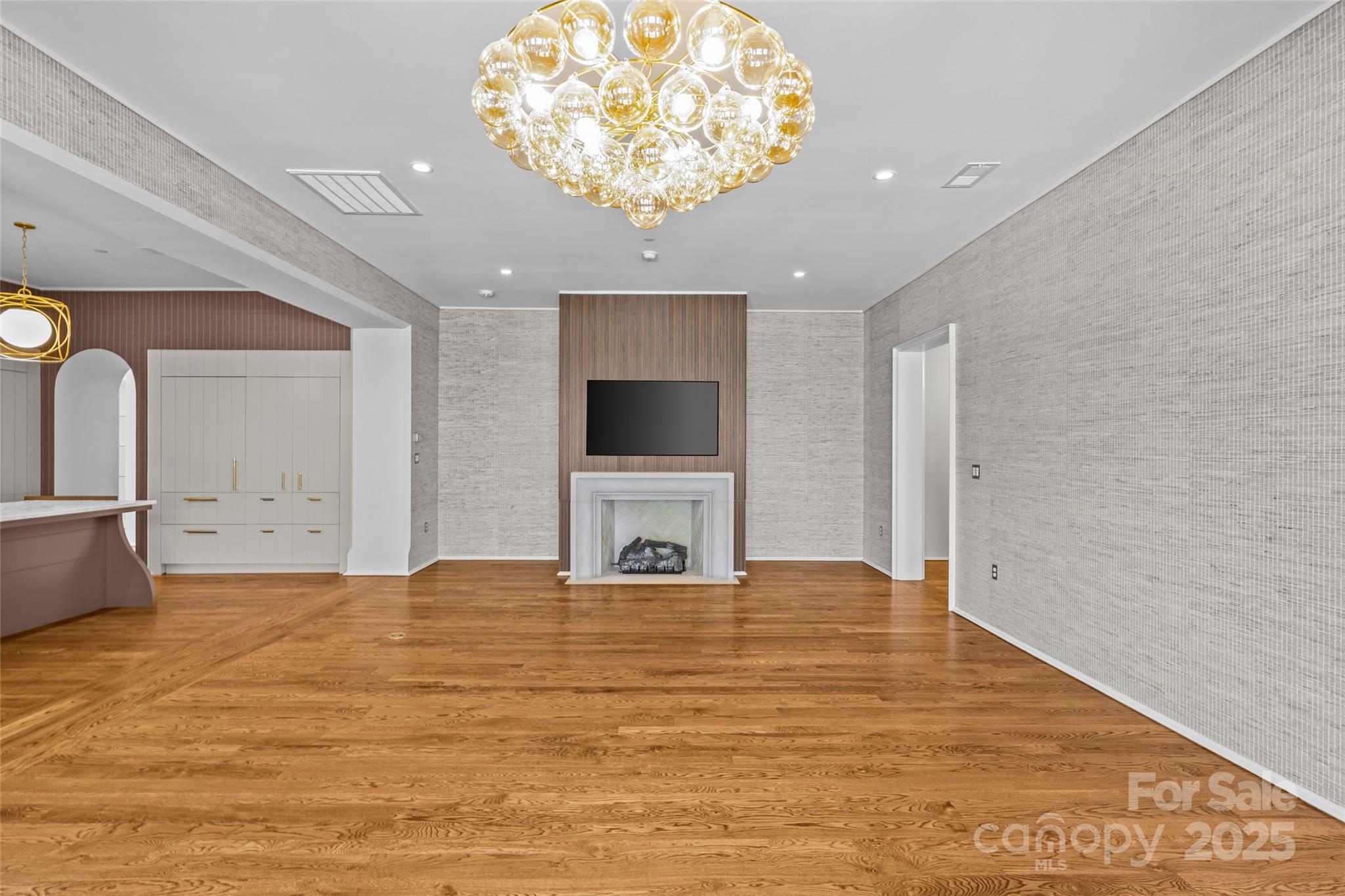 1172 Queens Road — Charlotte