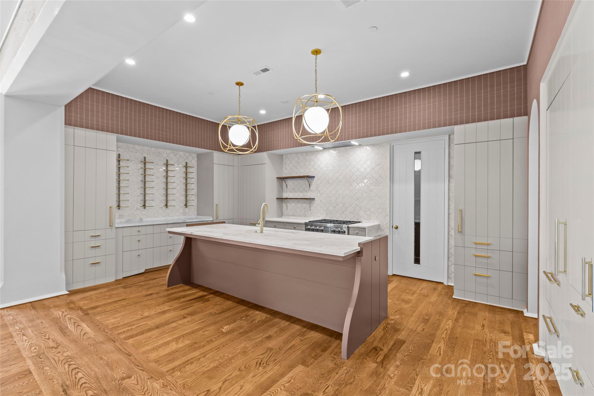 1172 Queens Road — Charlotte