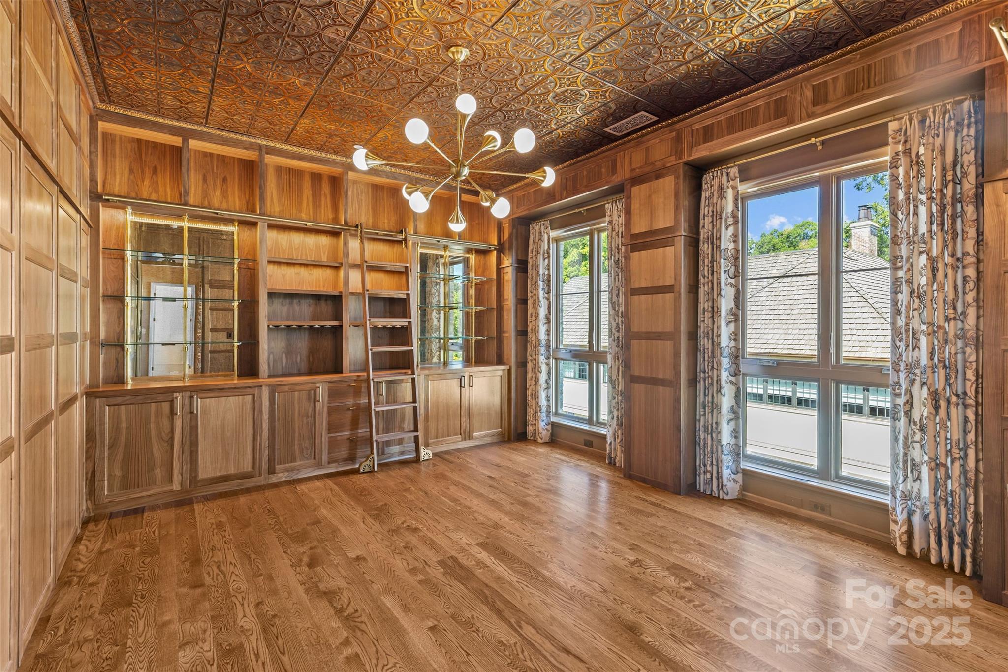1172 Queens Road — Charlotte