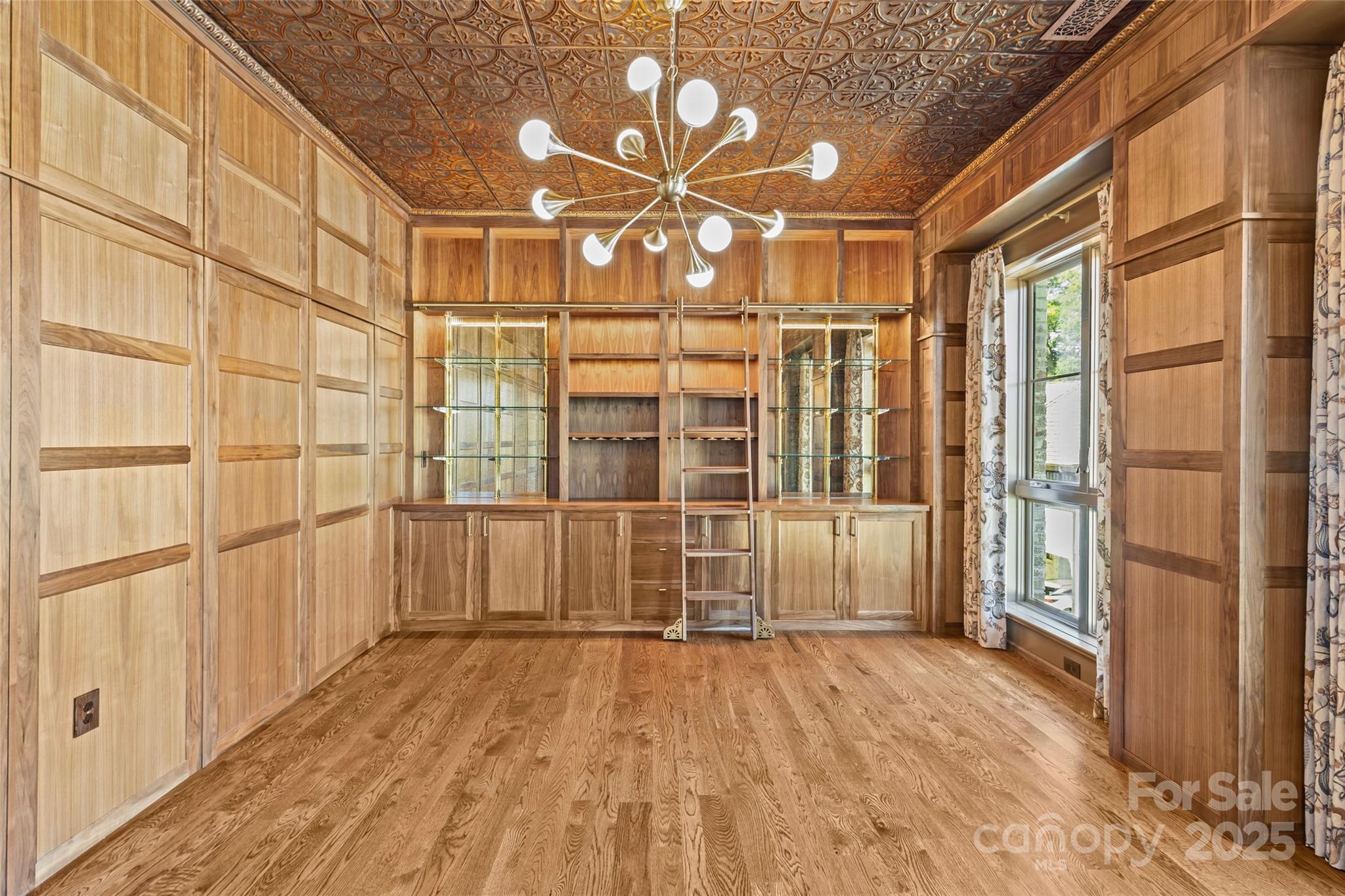 1172 Queens Road — Charlotte