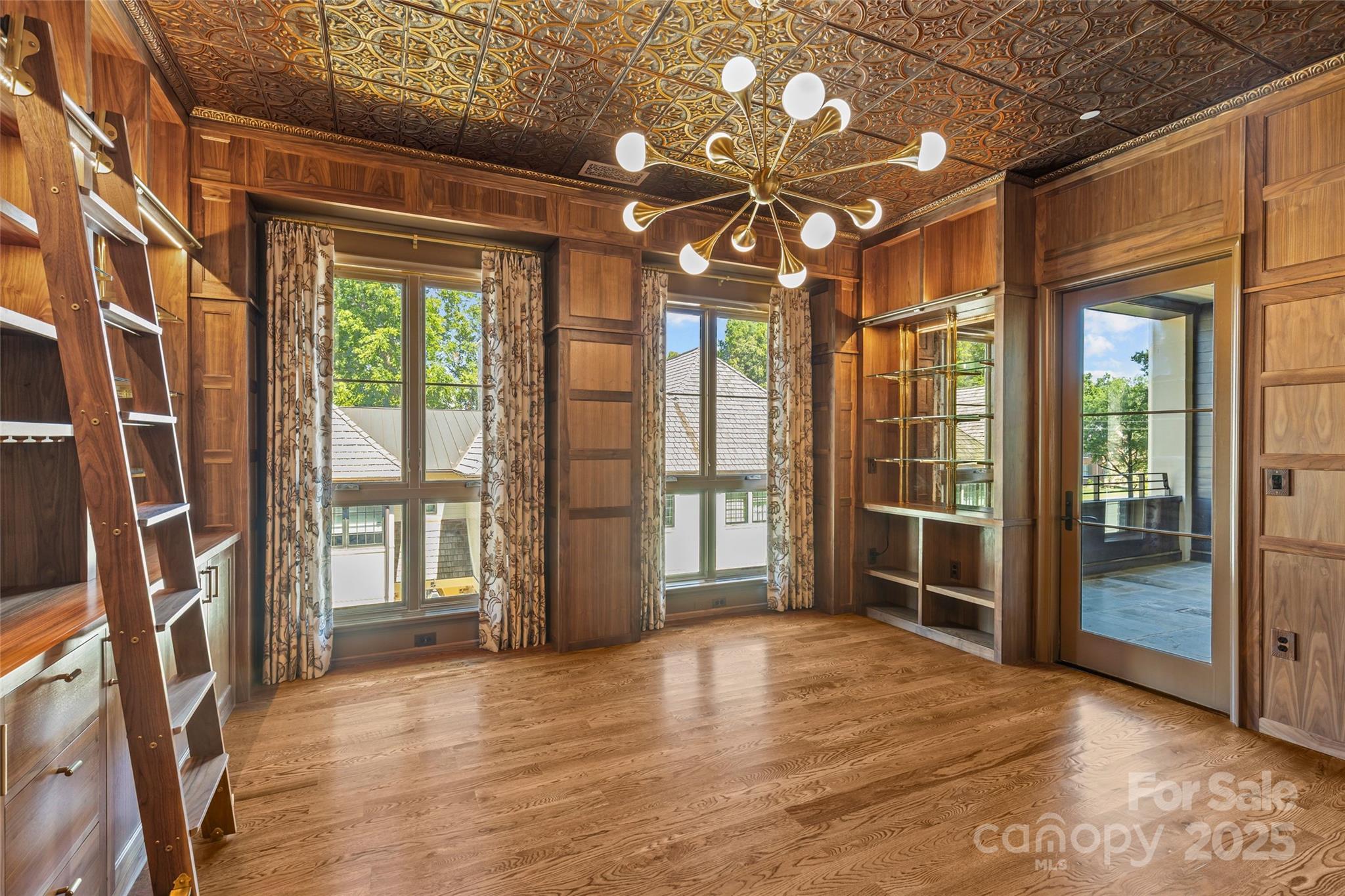 1172 Queens Road — Charlotte