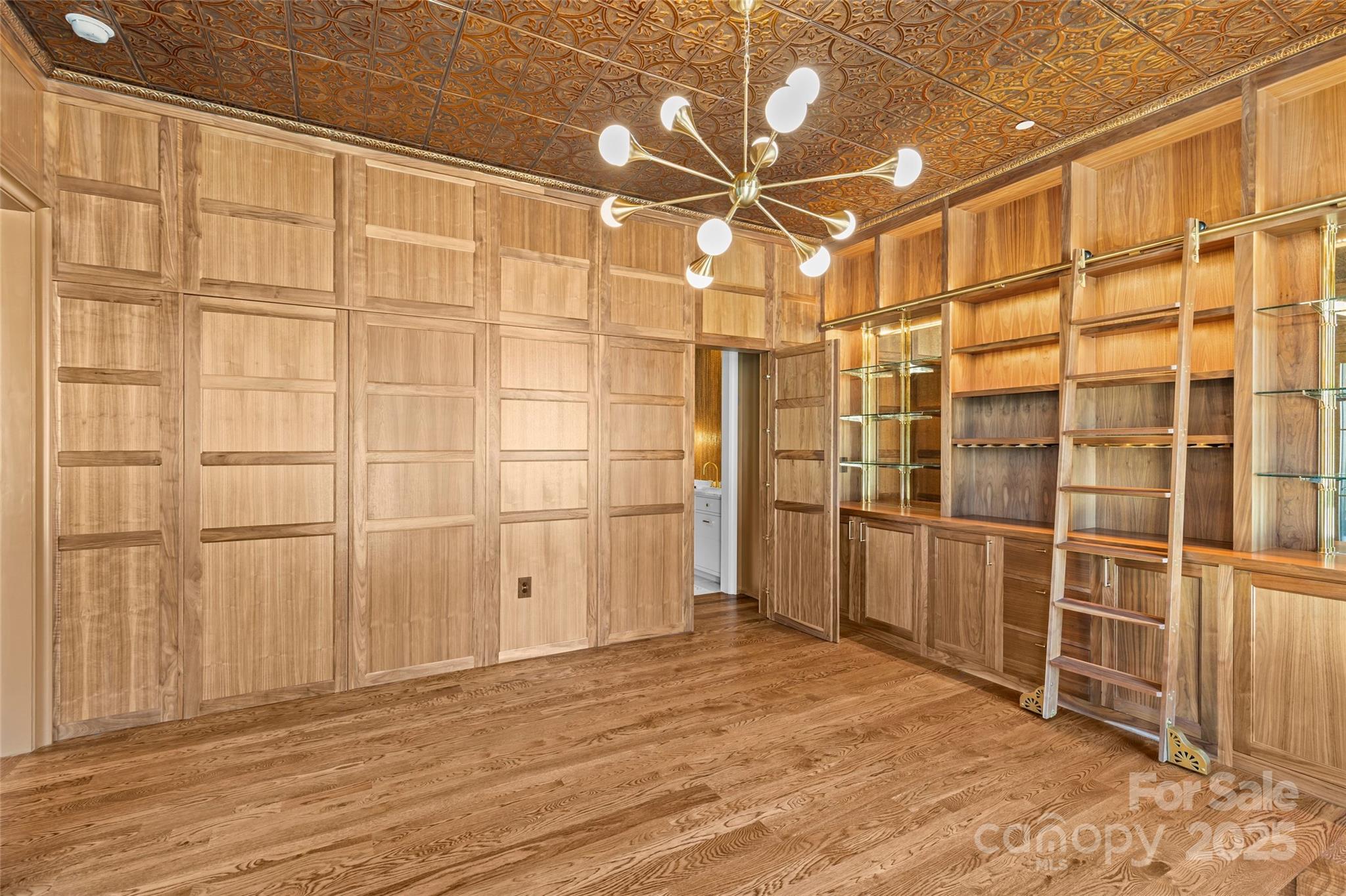 1172 Queens Road — Charlotte