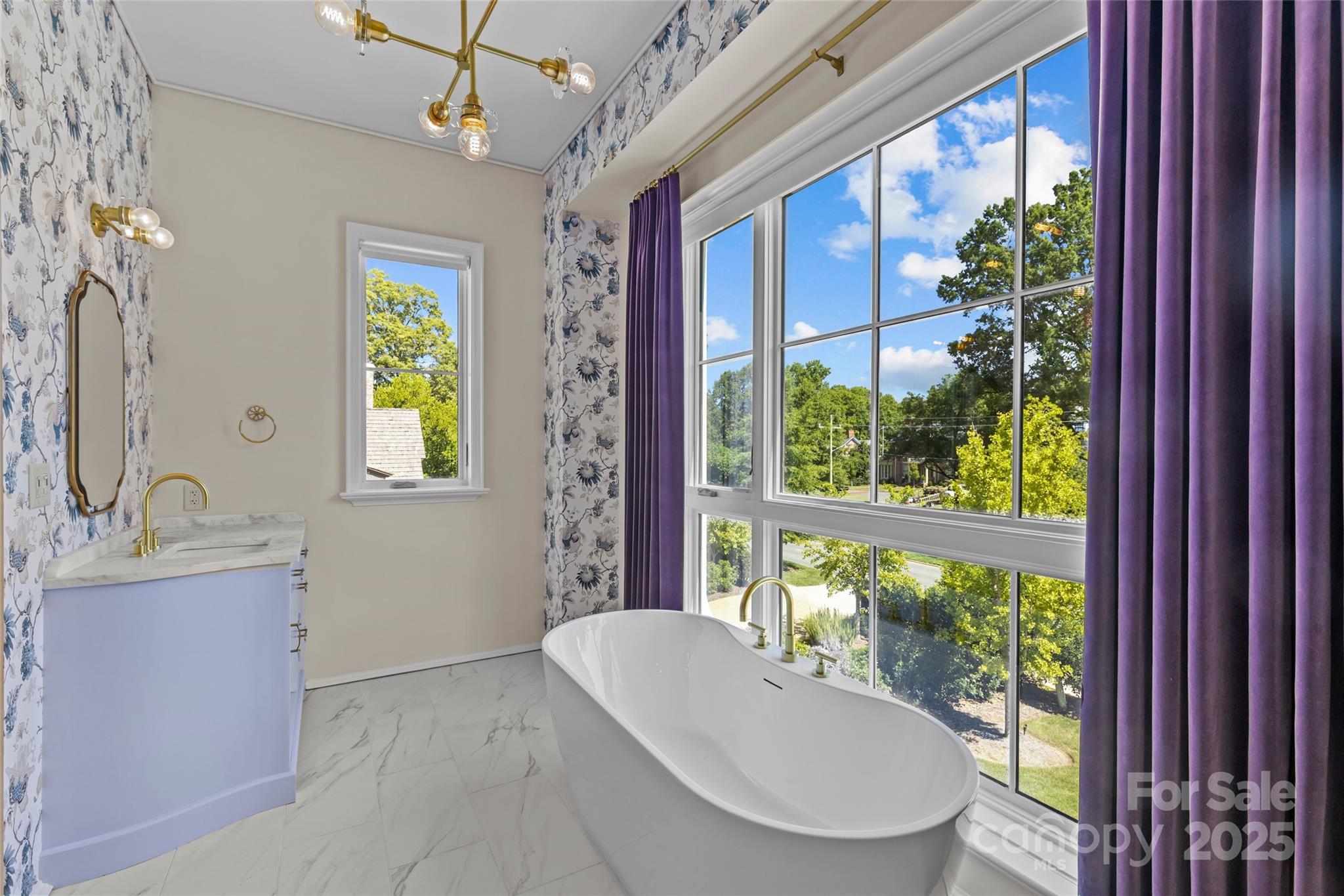 1172 Queens Road — Charlotte