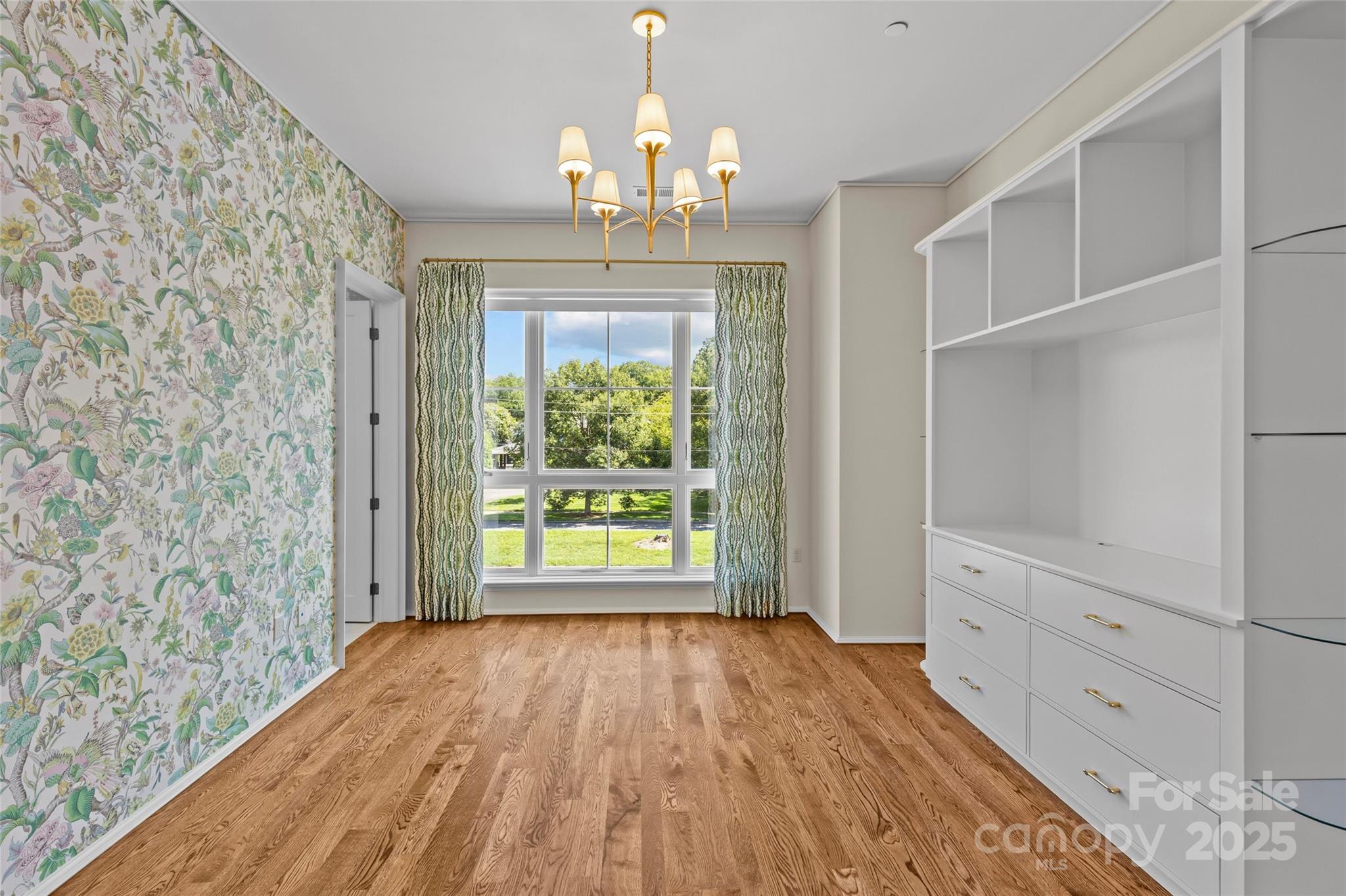 1172 Queens Road — Charlotte