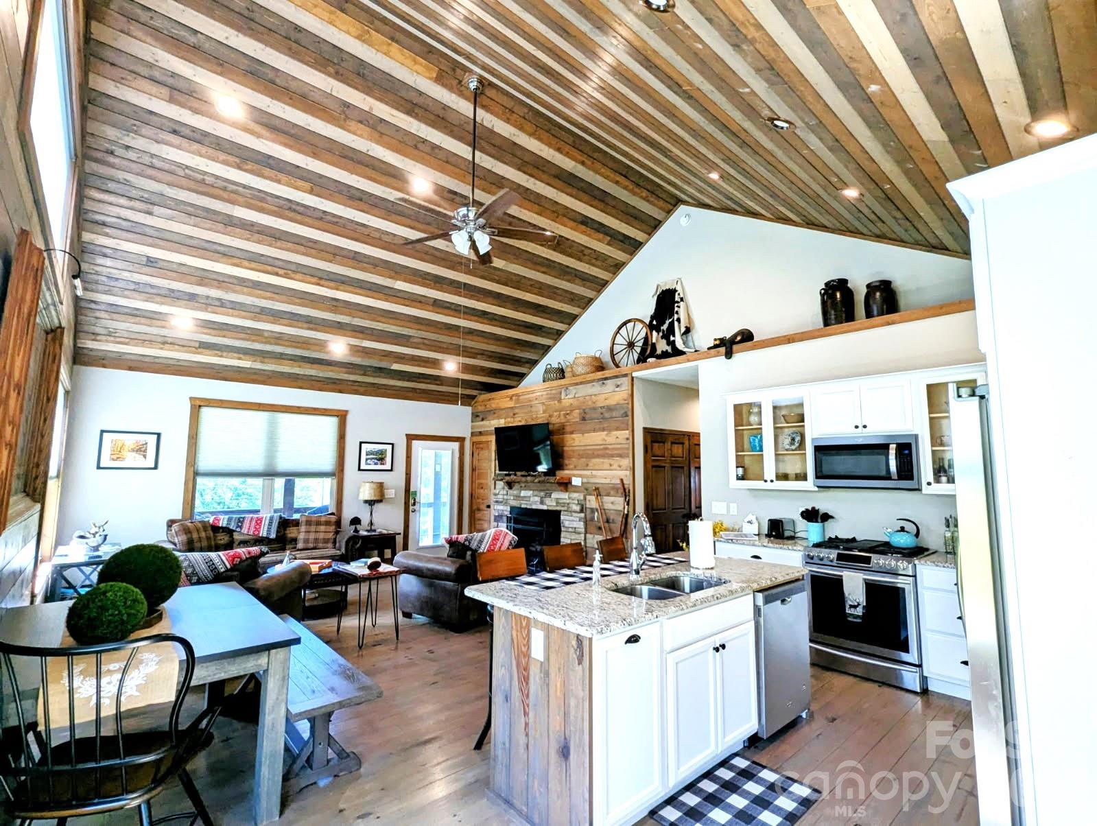 10 Rio Bravo Drive #4 — Sylva
