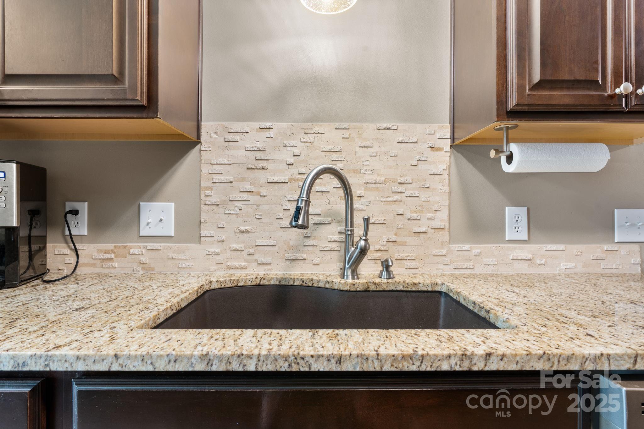 4340 N Center Street #601 — Hickory