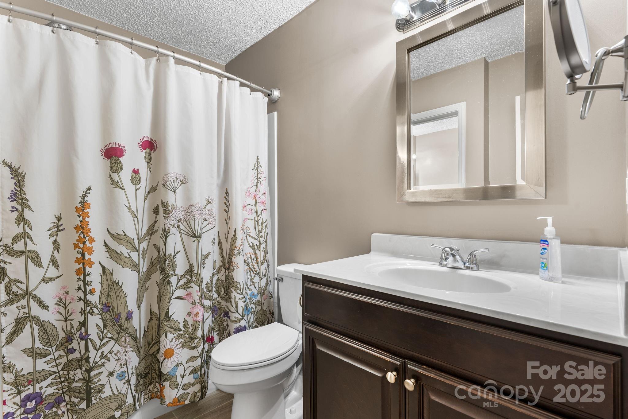4340 N Center Street #601 — Hickory
