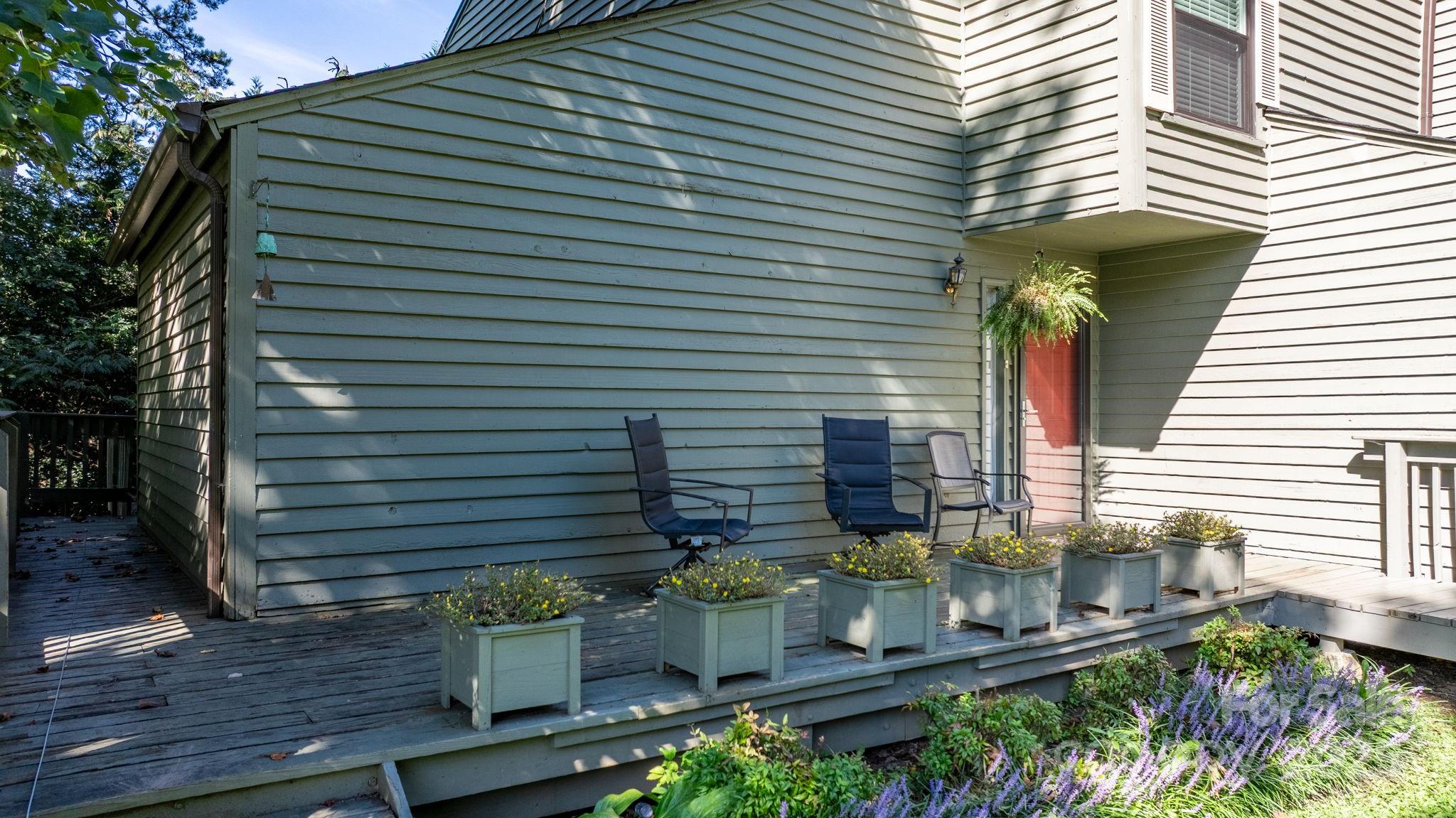 4340 N Center Street #601 — Hickory