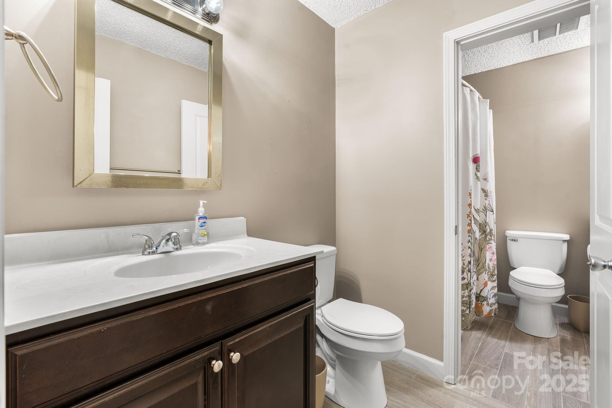 4340 N Center Street #601 — Hickory