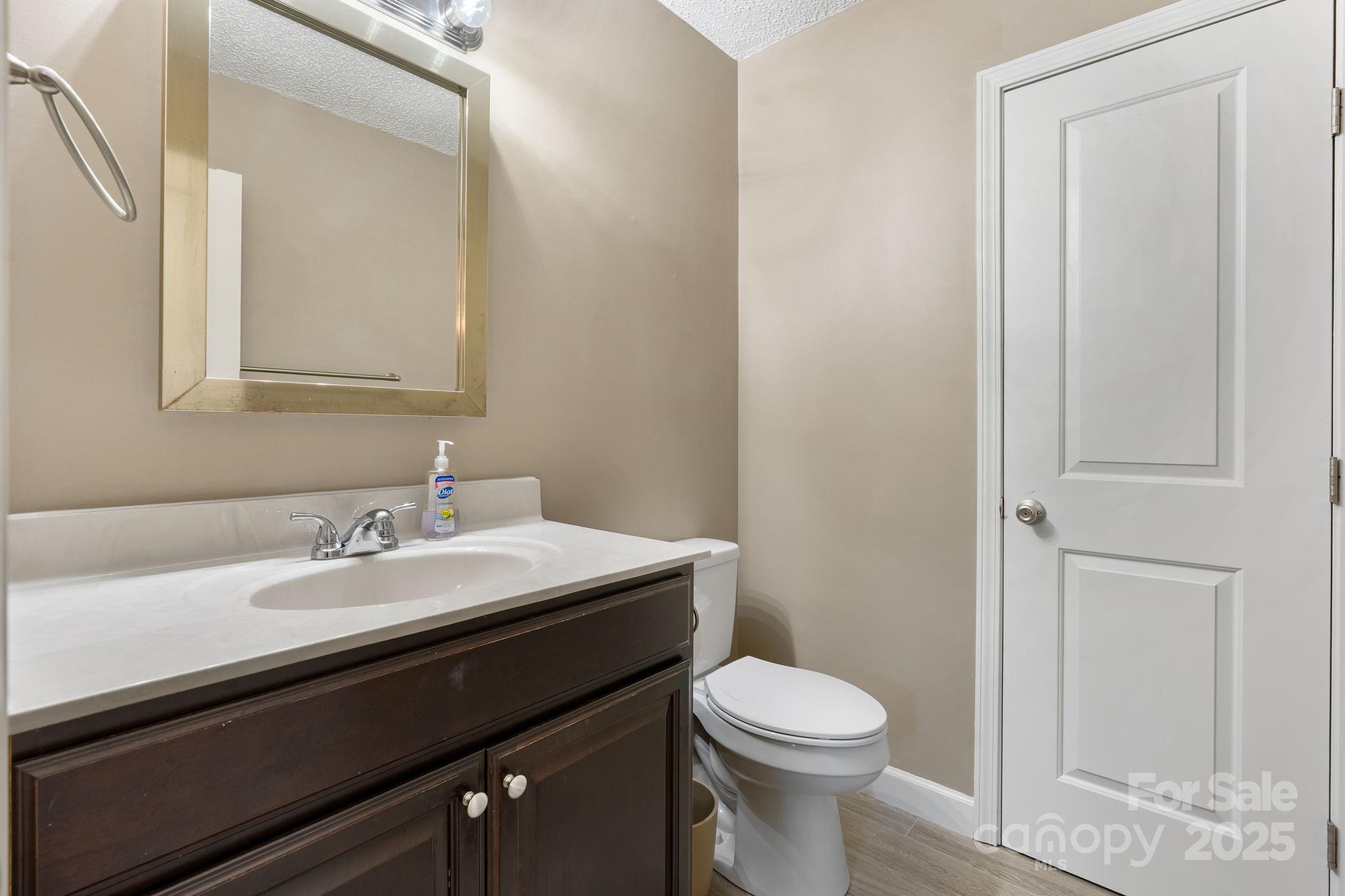 4340 N Center Street #601 — Hickory