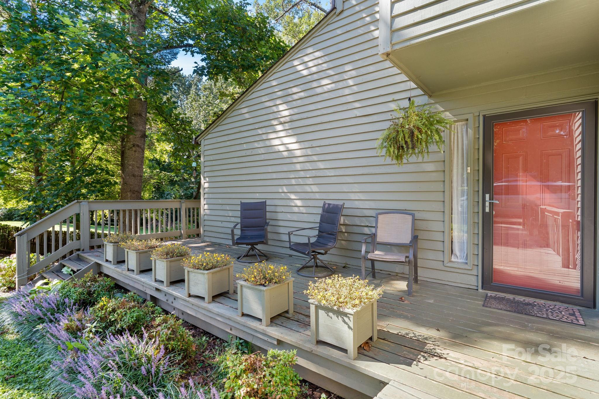 4340 N Center Street #601 — Hickory