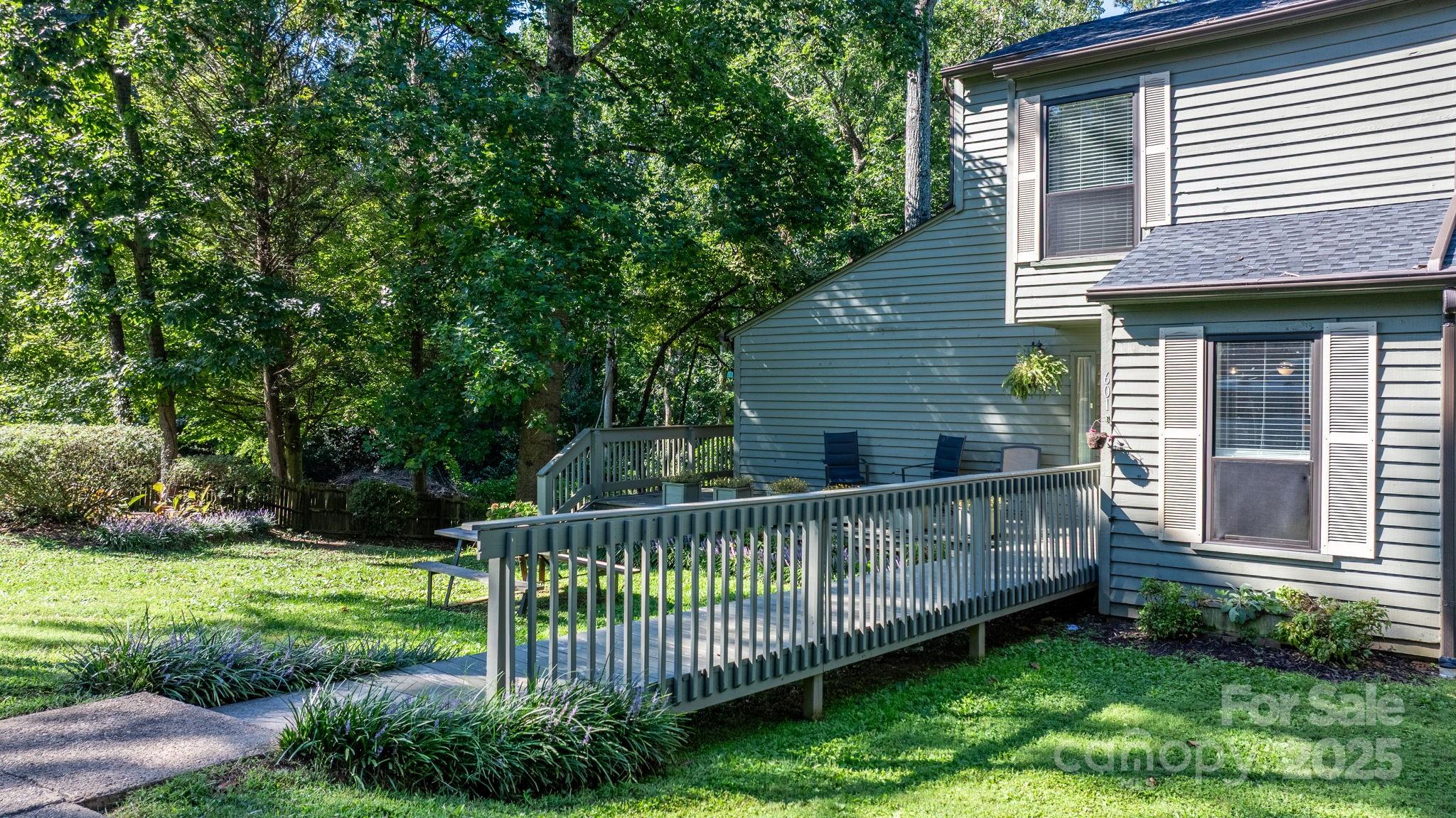 4340 N Center Street #601 — Hickory