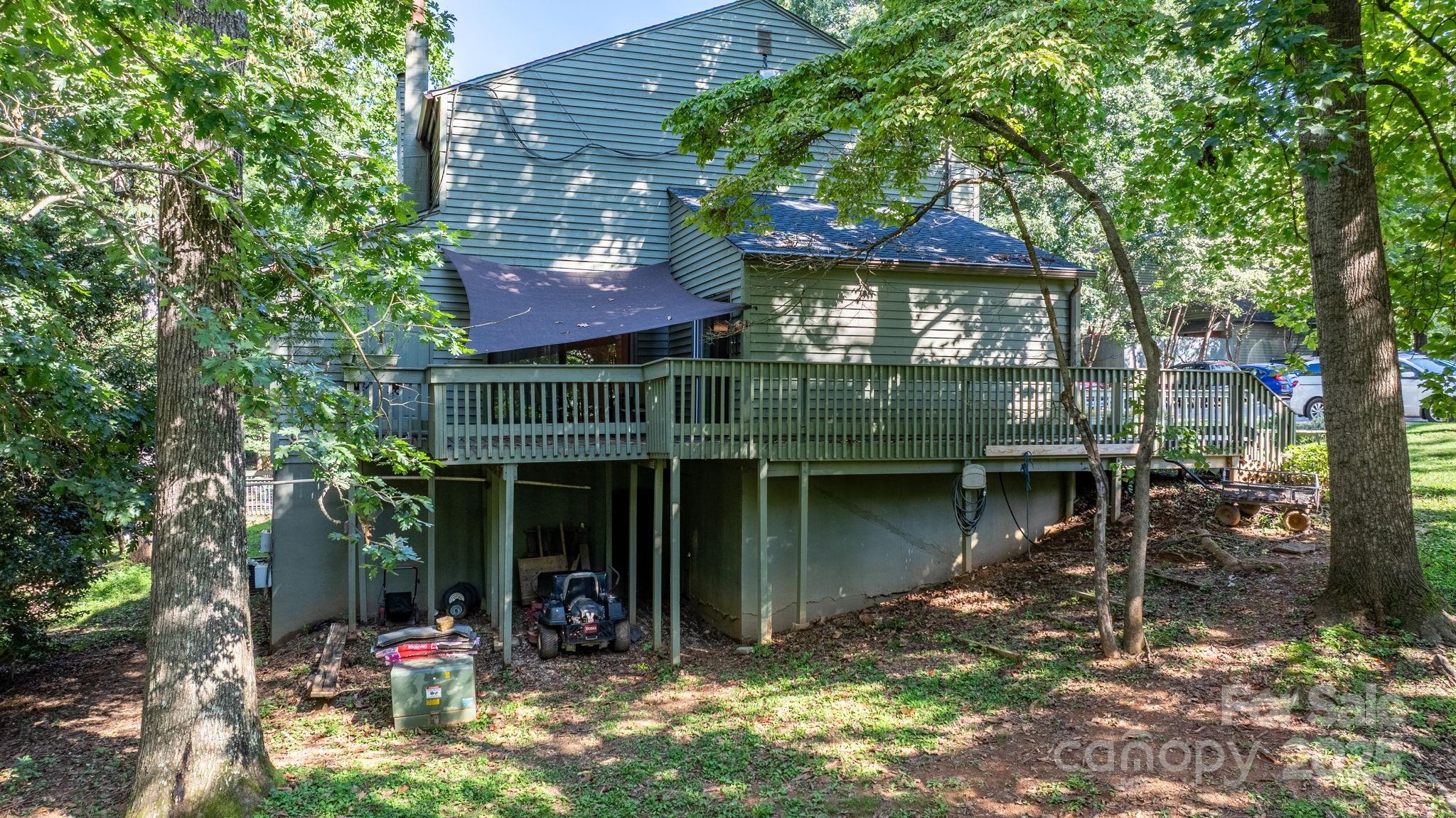 4340 N Center Street #601 — Hickory