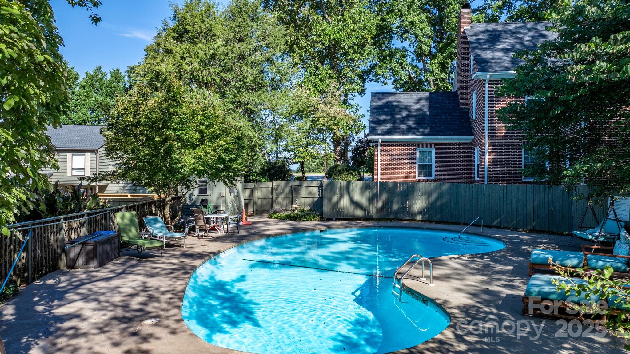 4340 N Center Street #601 — Hickory