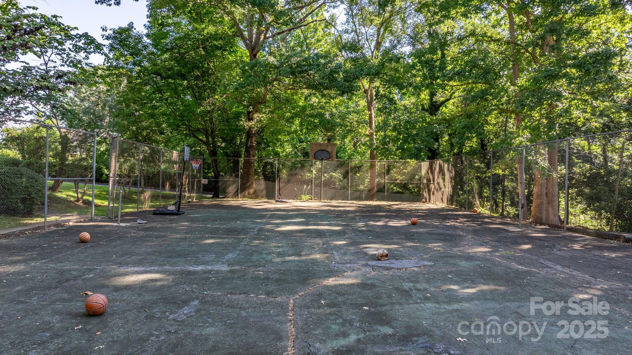 4340 N Center Street #601 — Hickory