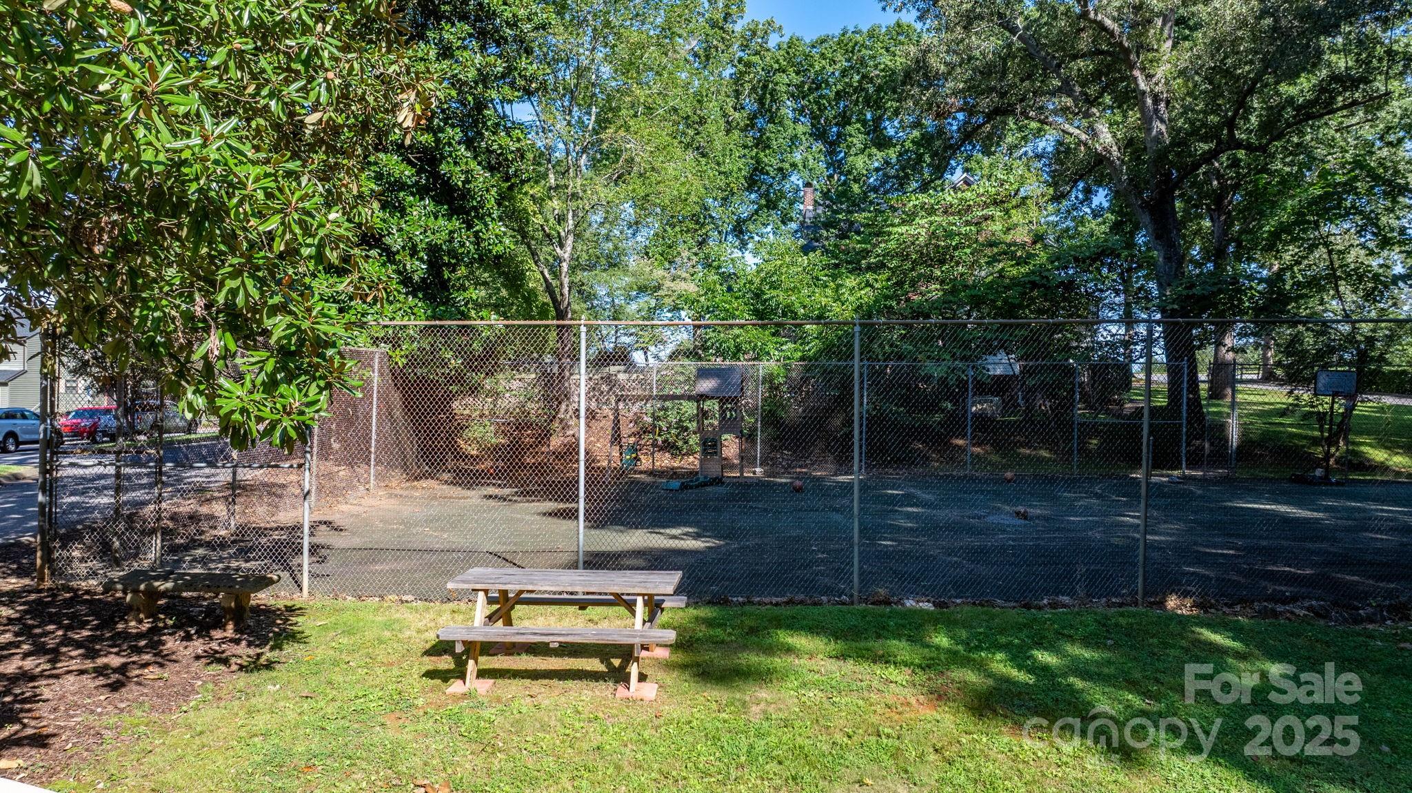4340 N Center Street #601 — Hickory