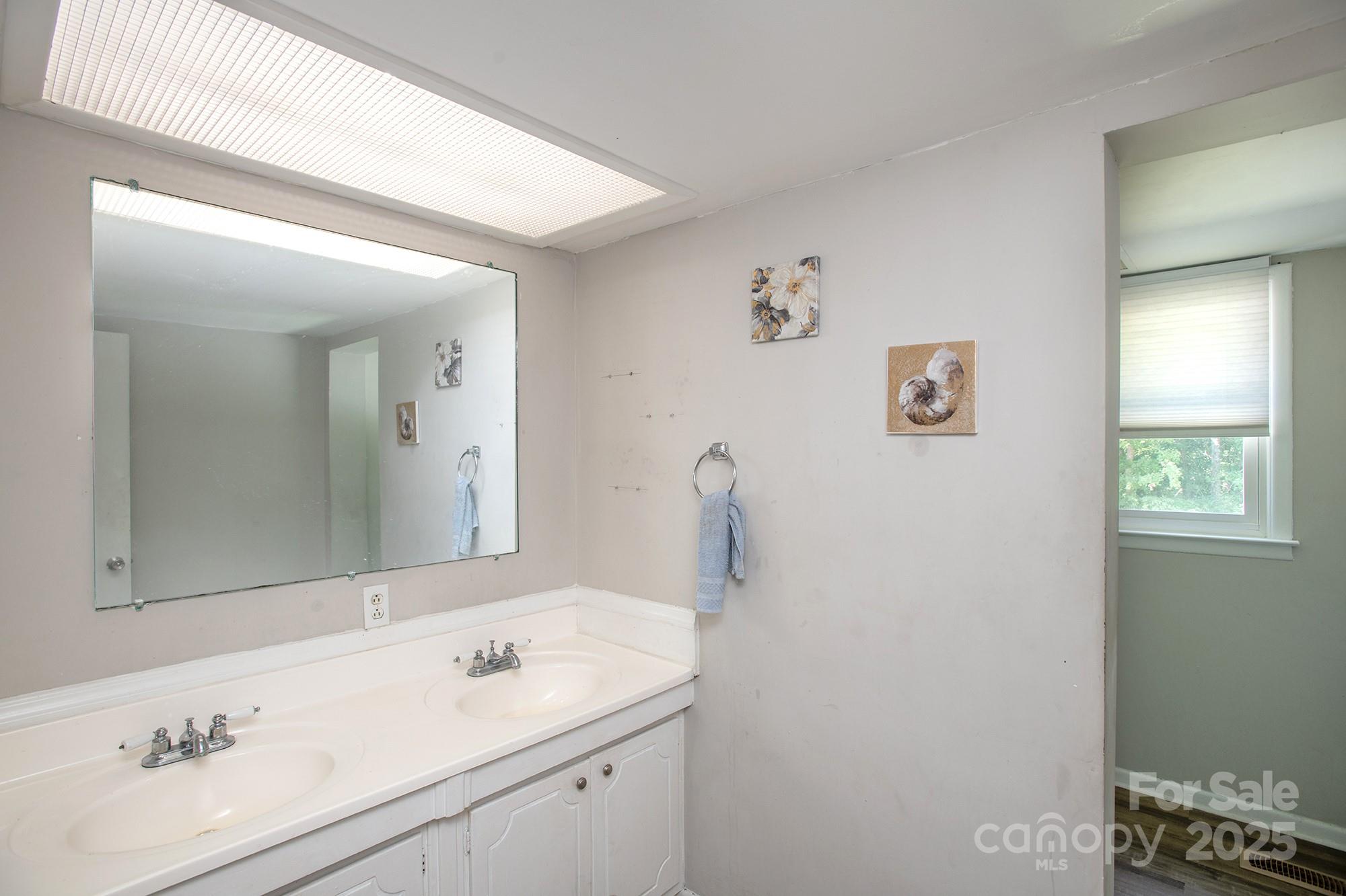 129 Woodland Drive — Havelock