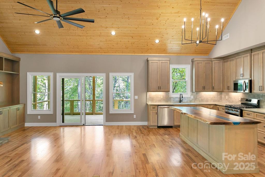 86 Isuhdavga Court — Brevard