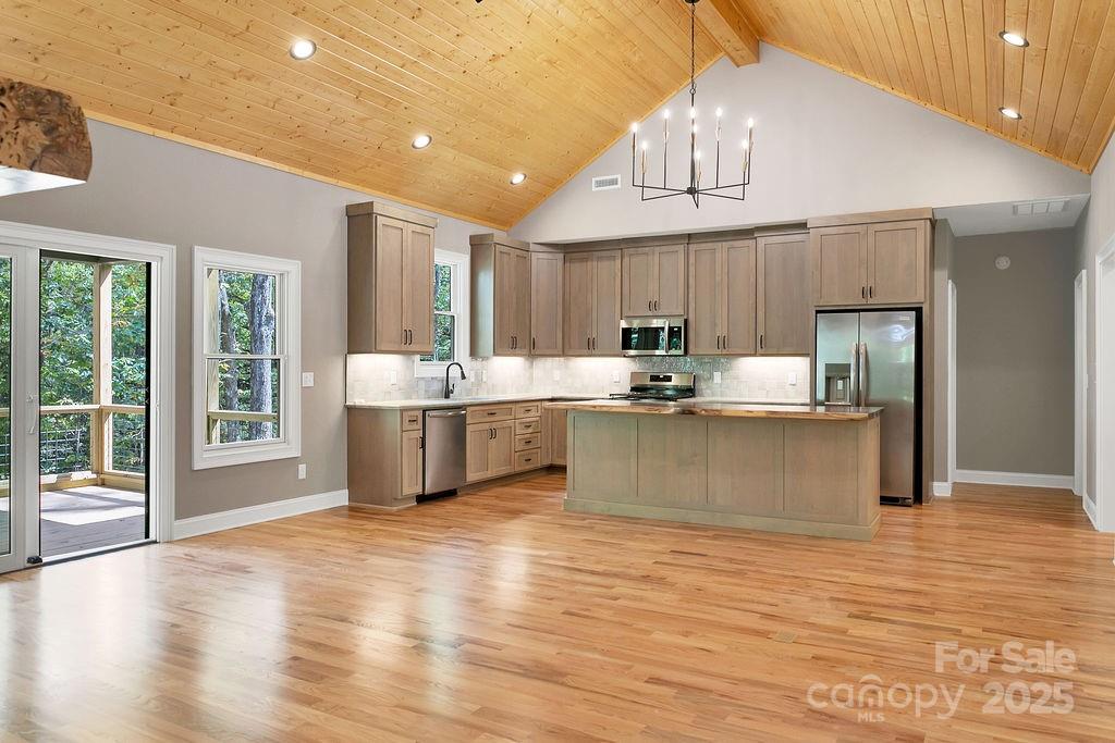 86 Isuhdavga Court — Brevard