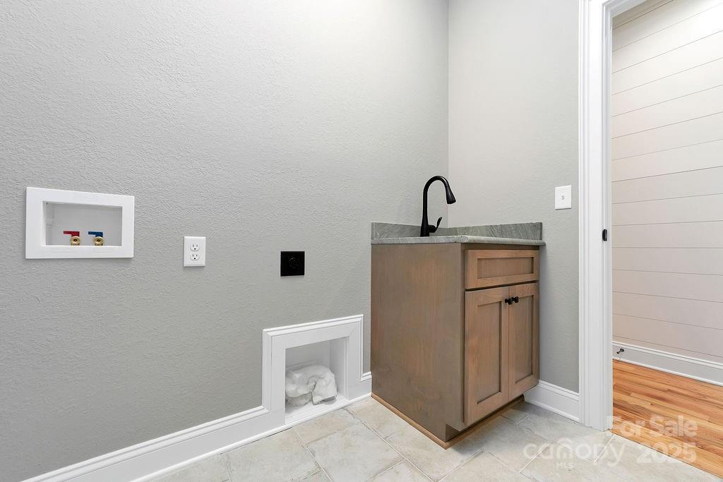 86 Isuhdavga Court — Brevard