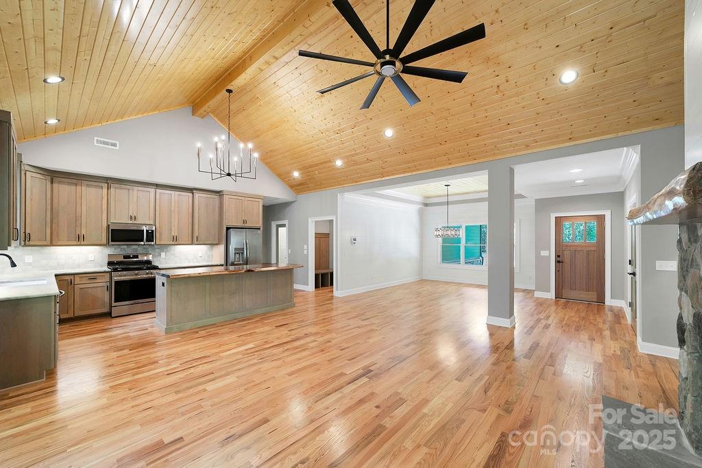 86 Isuhdavga Court — Brevard