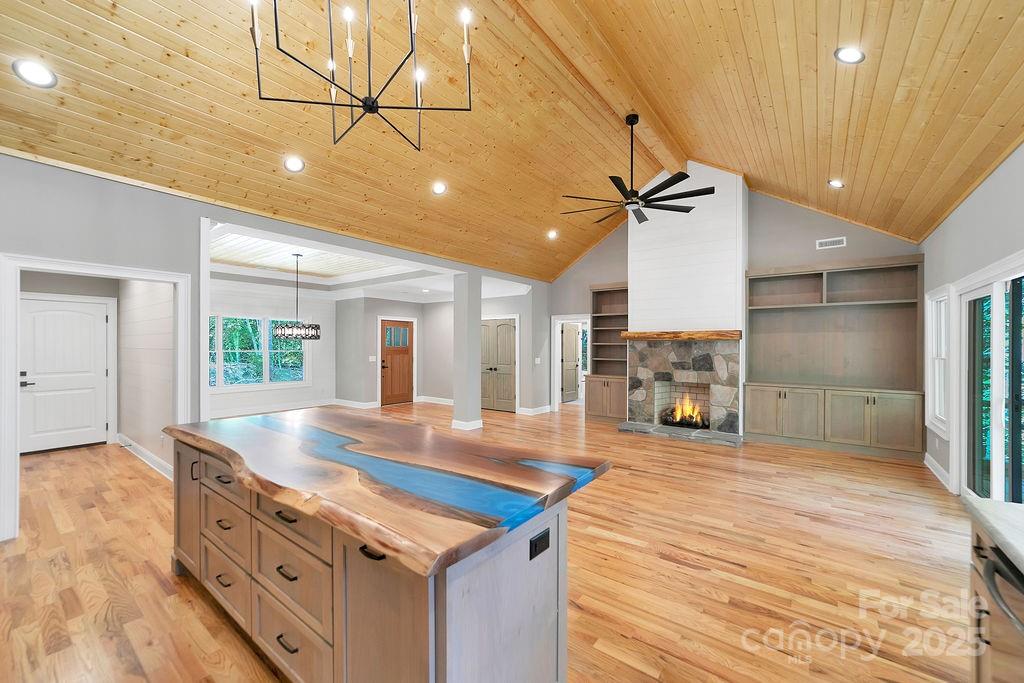 86 Isuhdavga Court — Brevard
