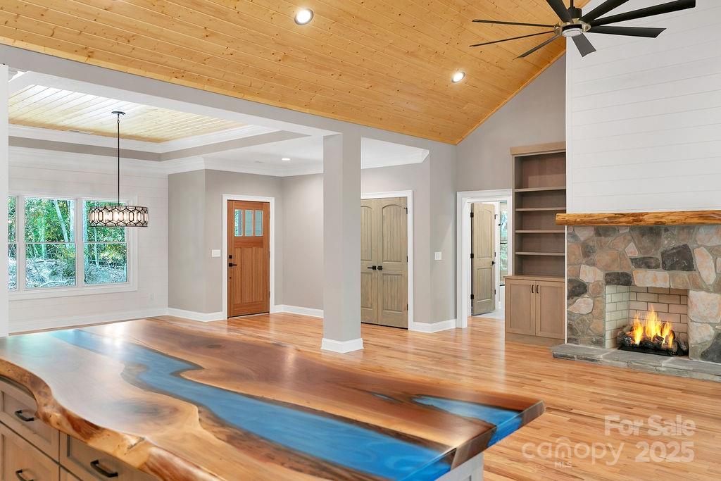 86 Isuhdavga Court — Brevard