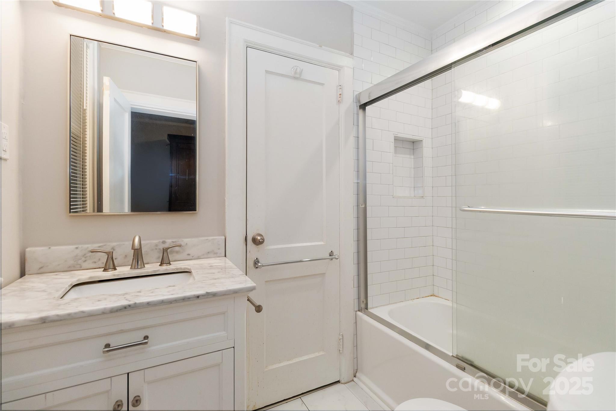 811 E Morehead Street #6 — Charlotte