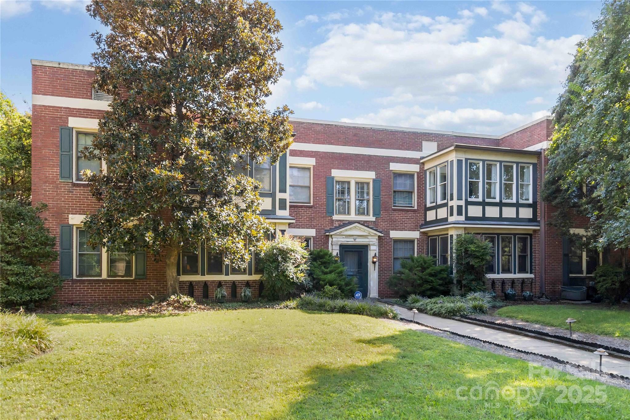 811 E Morehead Street #6 — Charlotte