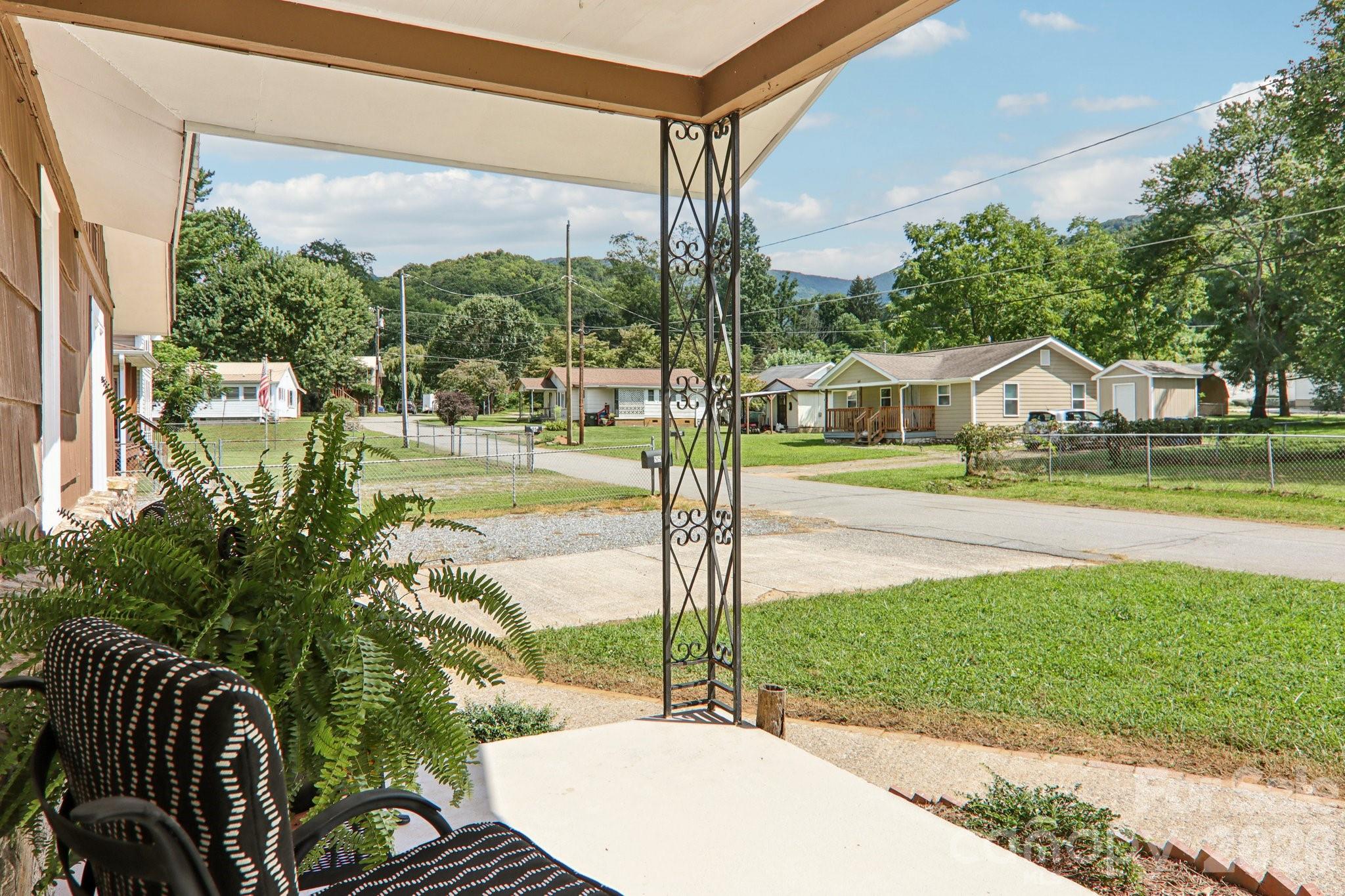 55 Polk Street — Waynesville