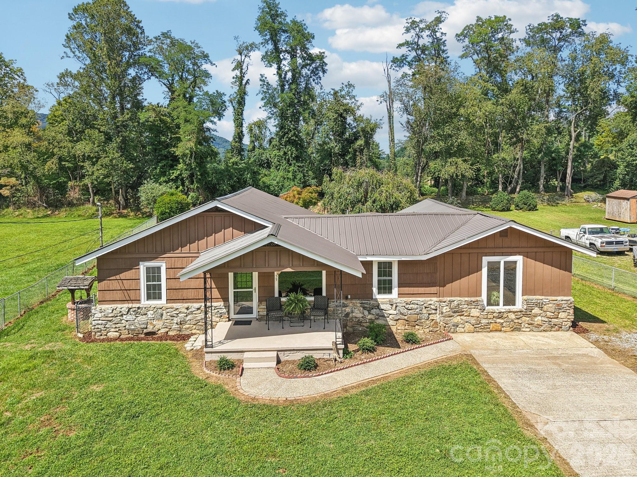 55 Polk Street — Waynesville