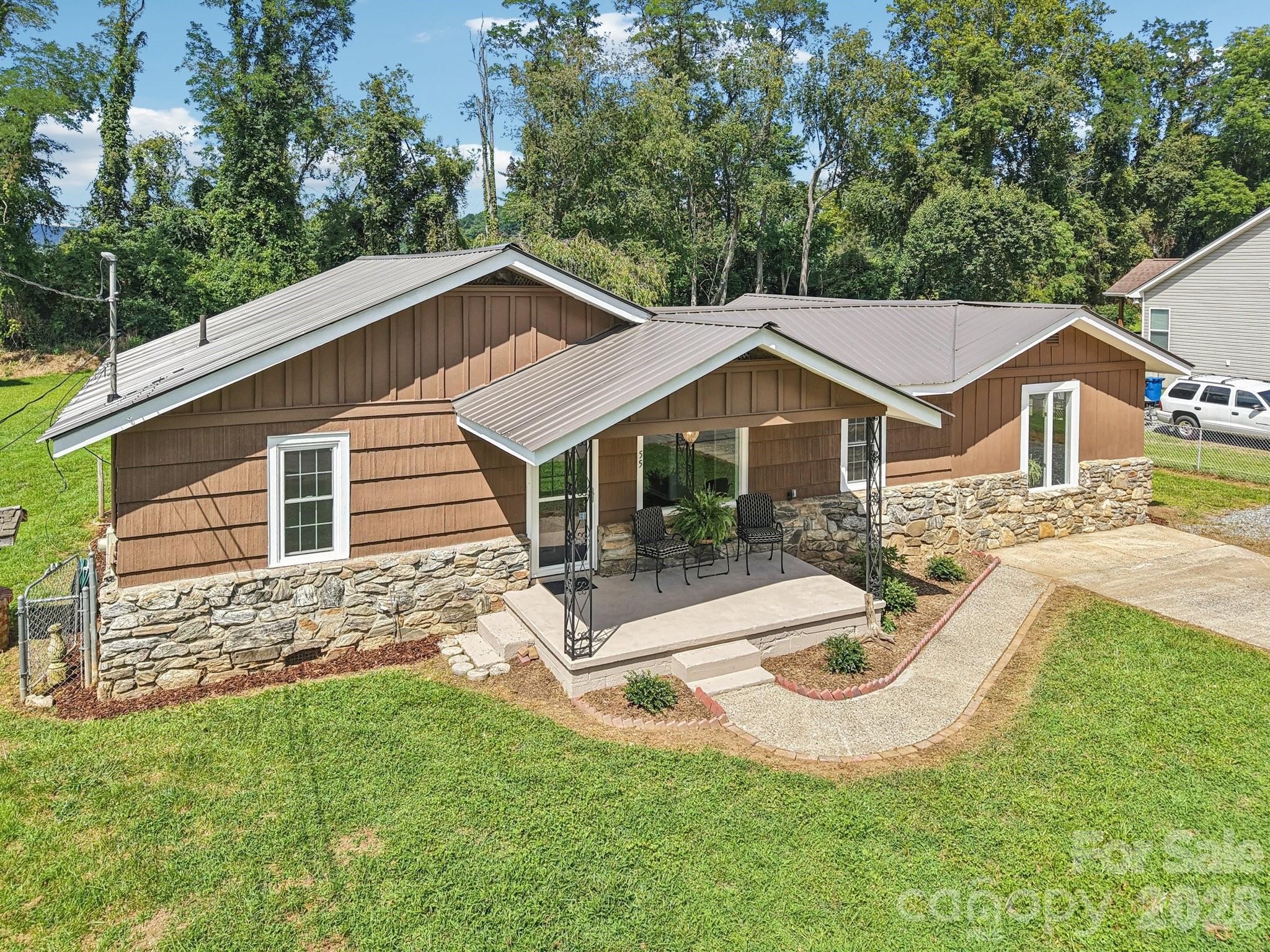 55 Polk Street — Waynesville