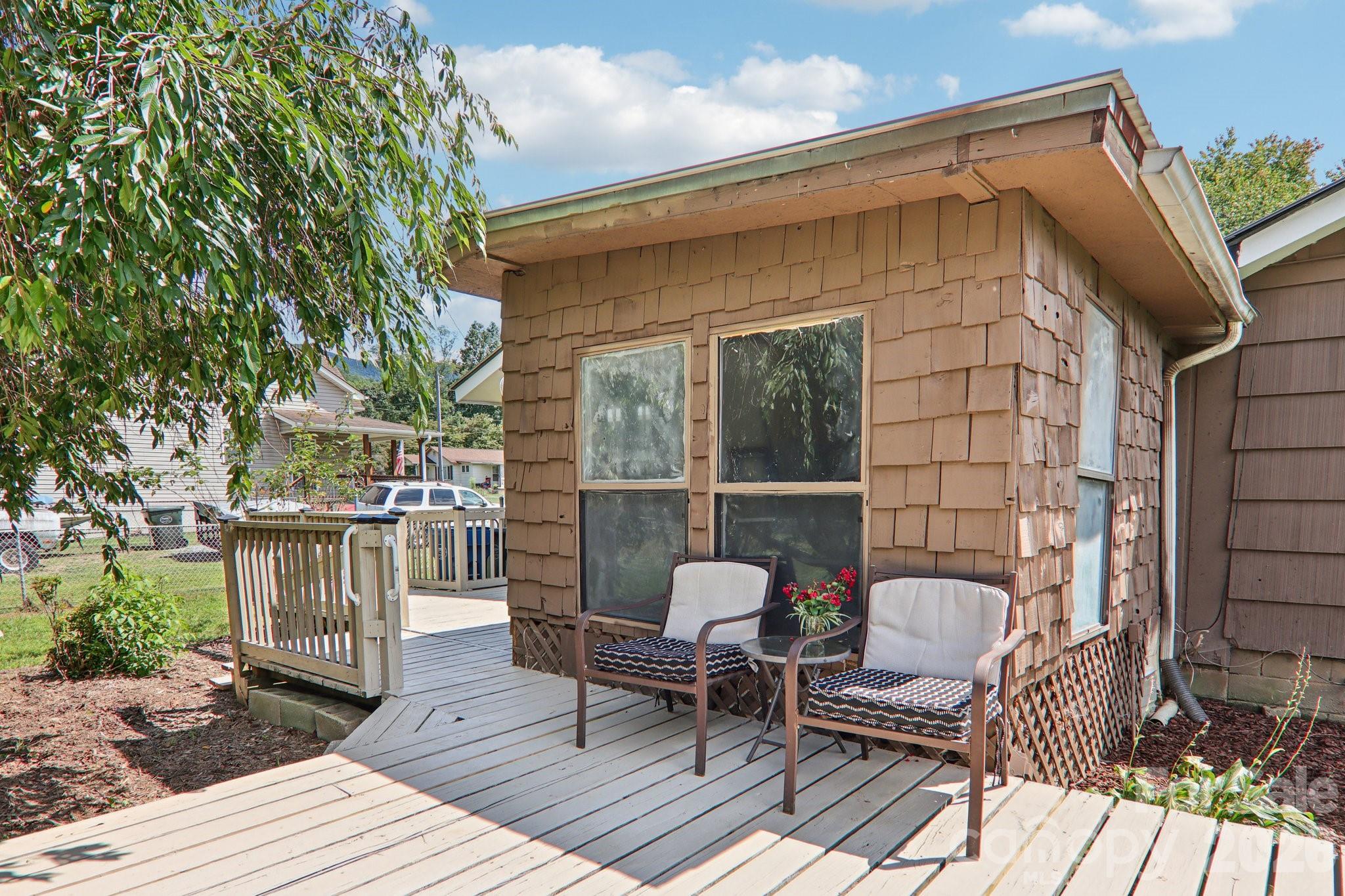 55 Polk Street — Waynesville