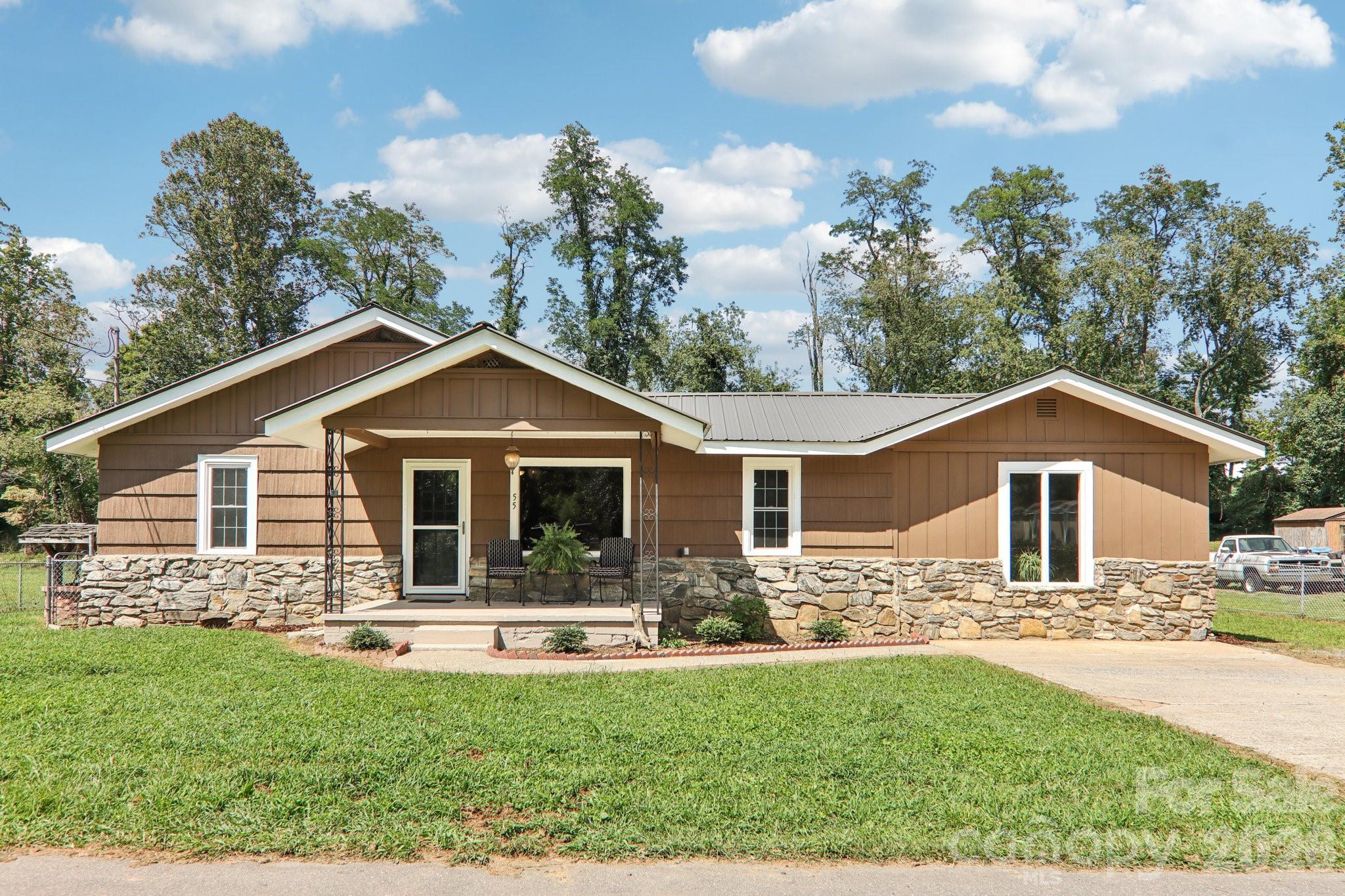 55 Polk Street — Waynesville