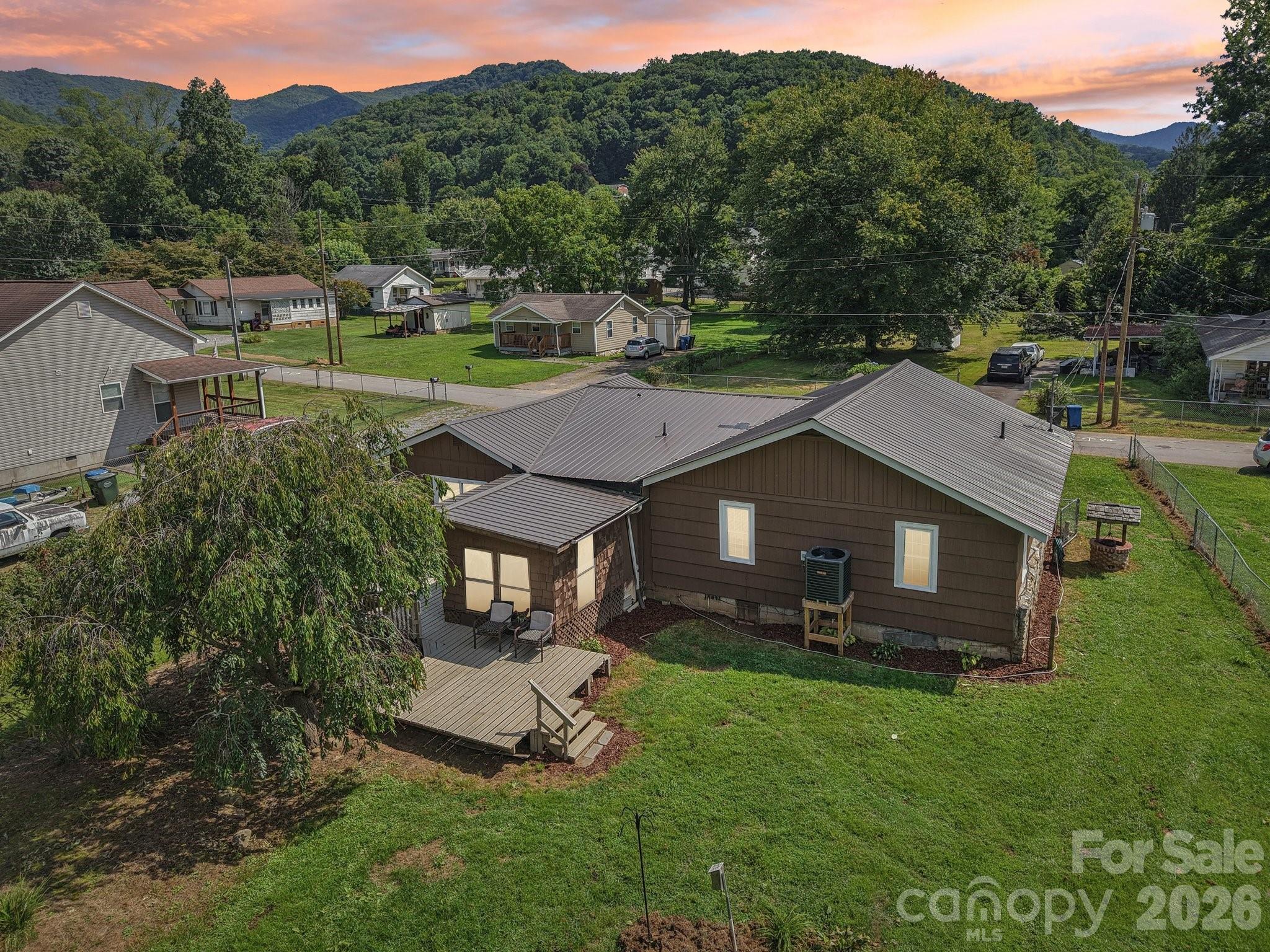 55 Polk Street — Waynesville