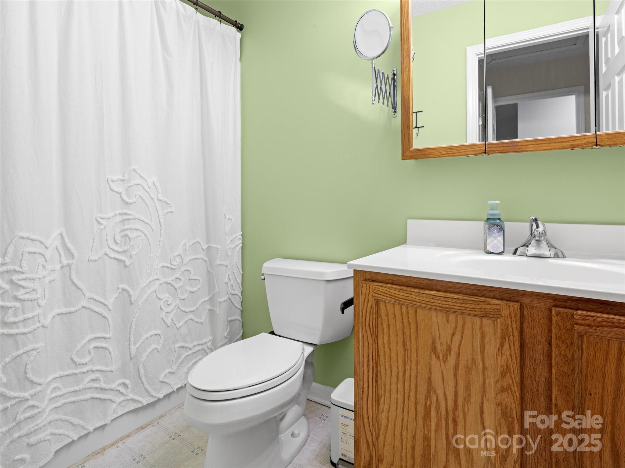 105 Farm Lane — Mills River