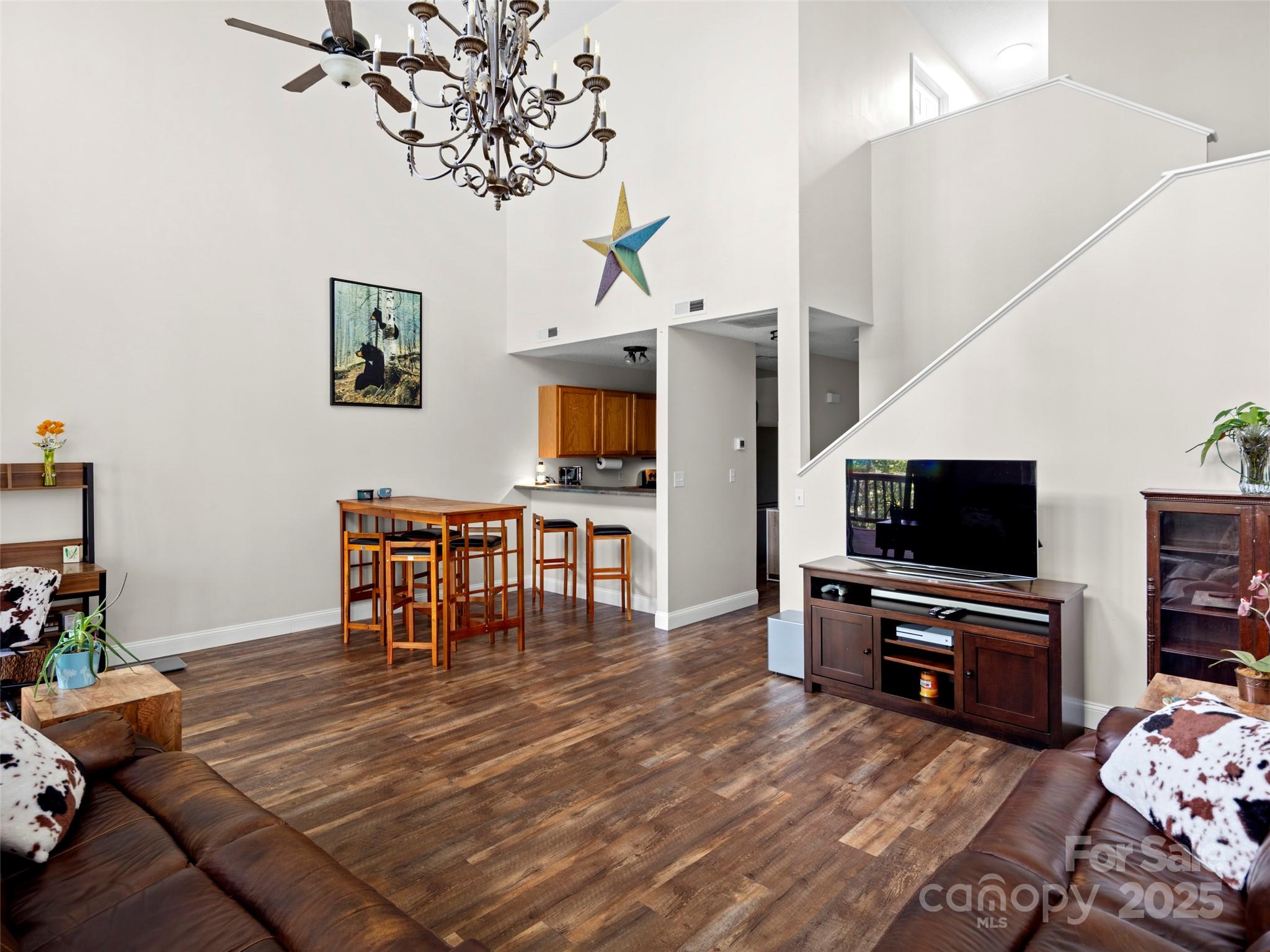 105 Farm Lane — Mills River