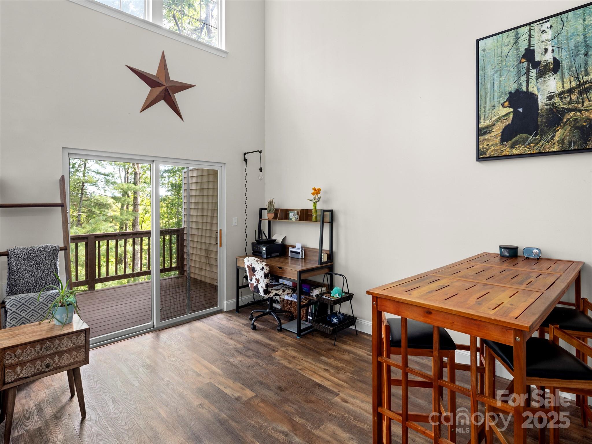 105 Farm Lane — Mills River