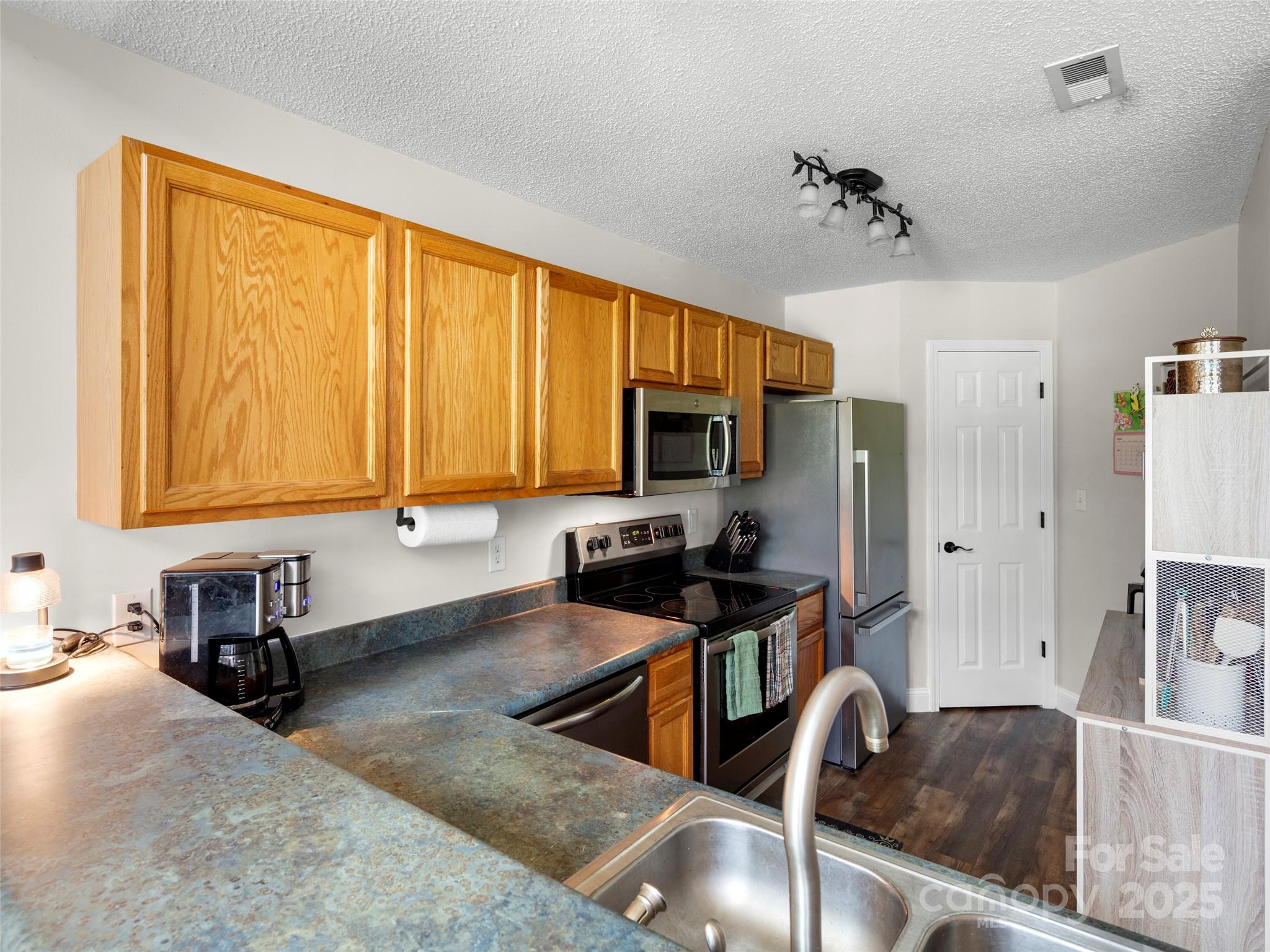 105 Farm Lane — Mills River