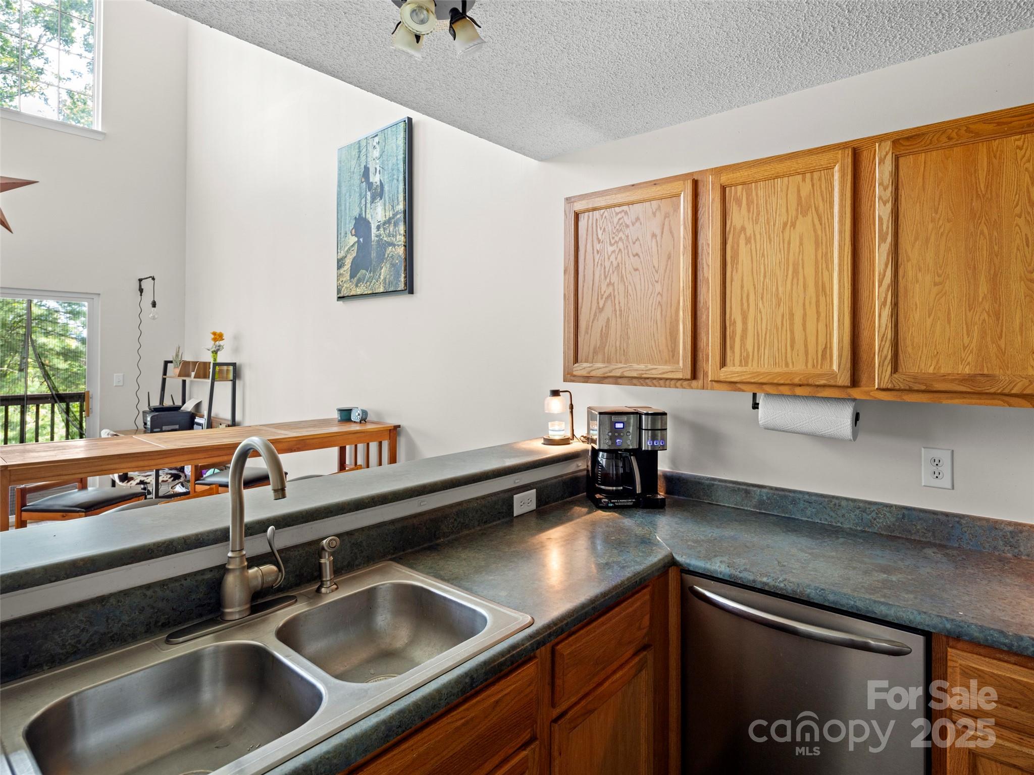 105 Farm Lane — Mills River