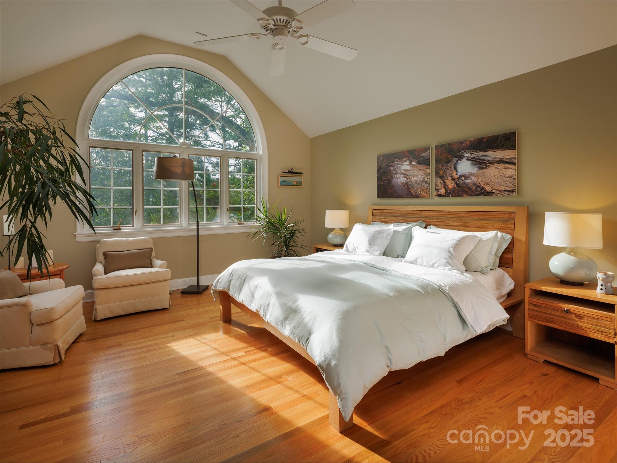 52 Robinhood Road — Asheville